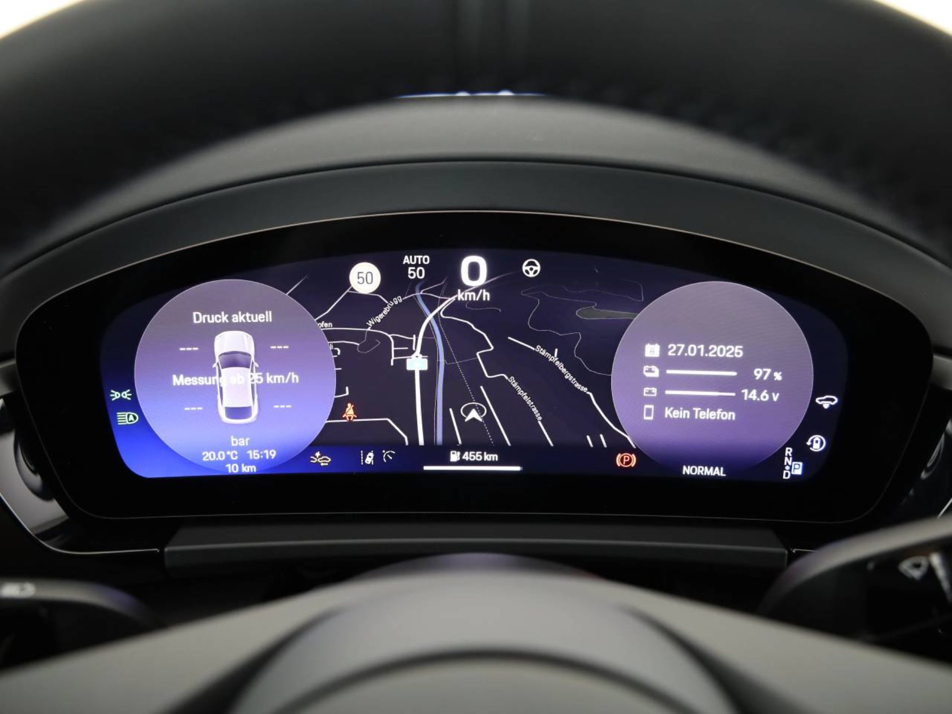 PORSCHE Macan Turbo-image-12