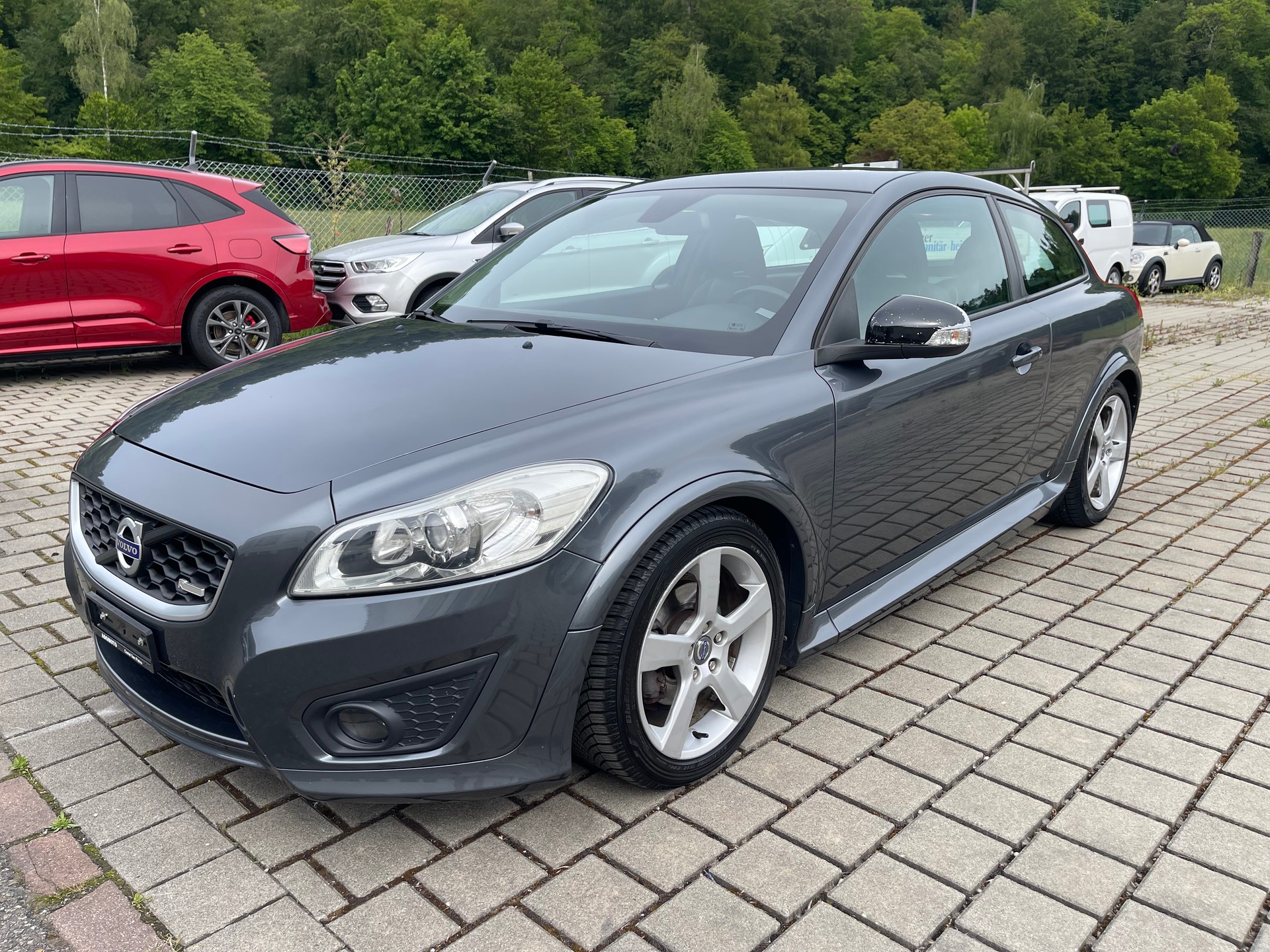 VOLVO C30 2.0D R-Design Momentum-image-0