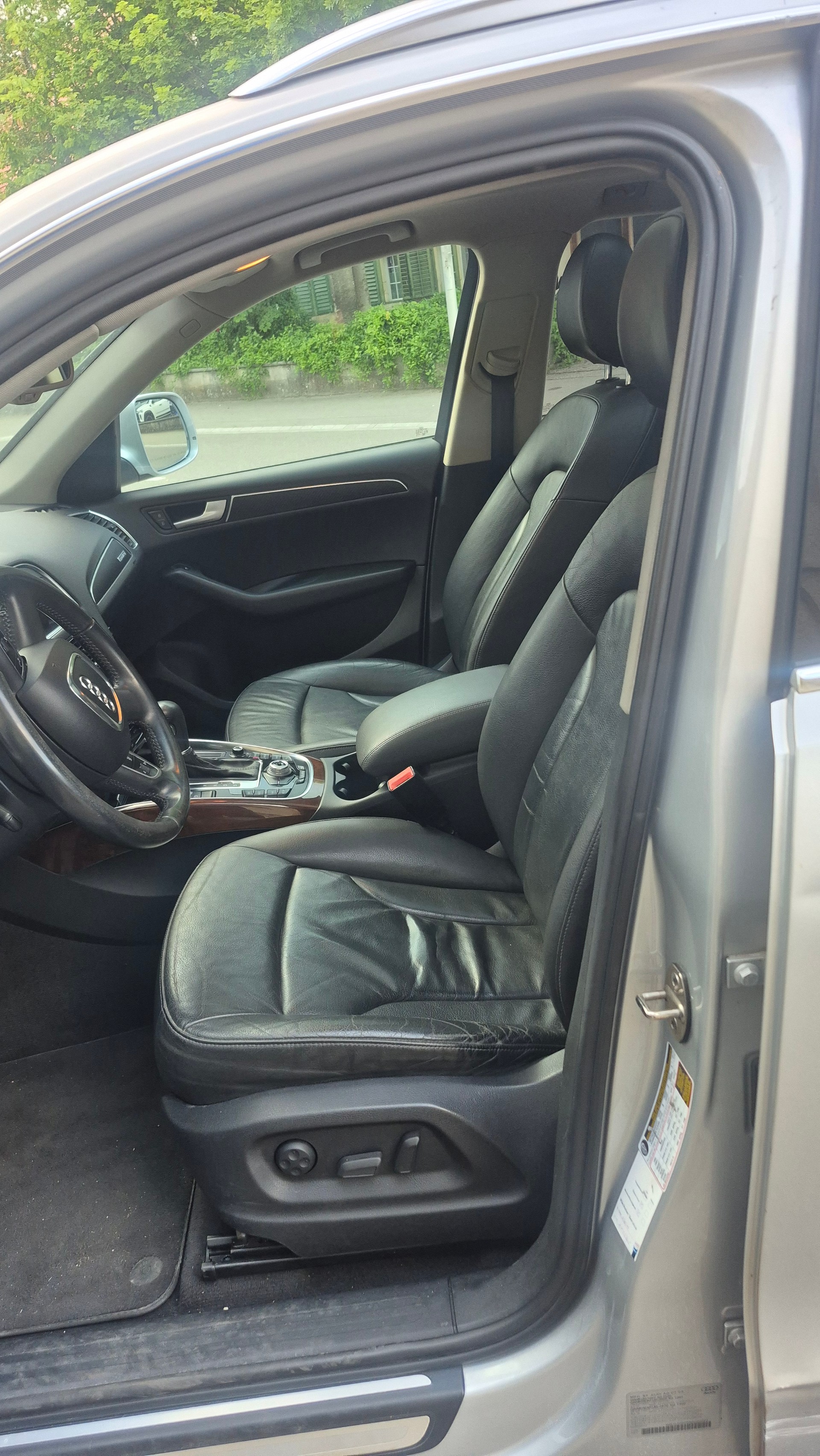 AUDI Q5 3.2 FSI quattro S-tronic-image-9