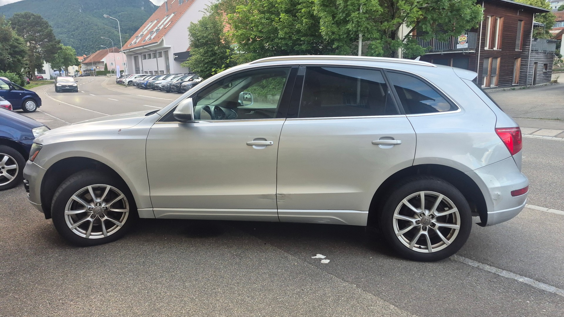 AUDI Q5 3.2 FSI quattro S-tronic-image-7
