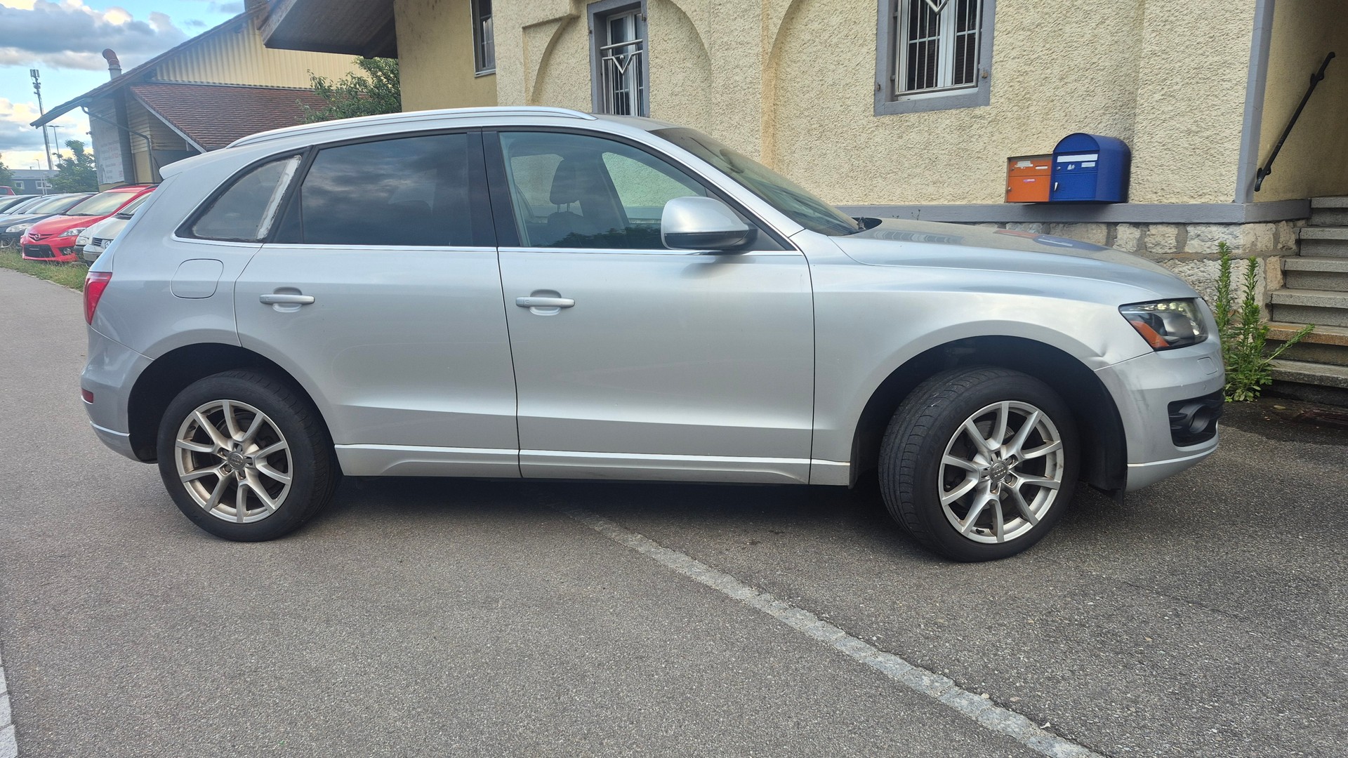 AUDI Q5 3.2 FSI quattro S-tronic-image-3