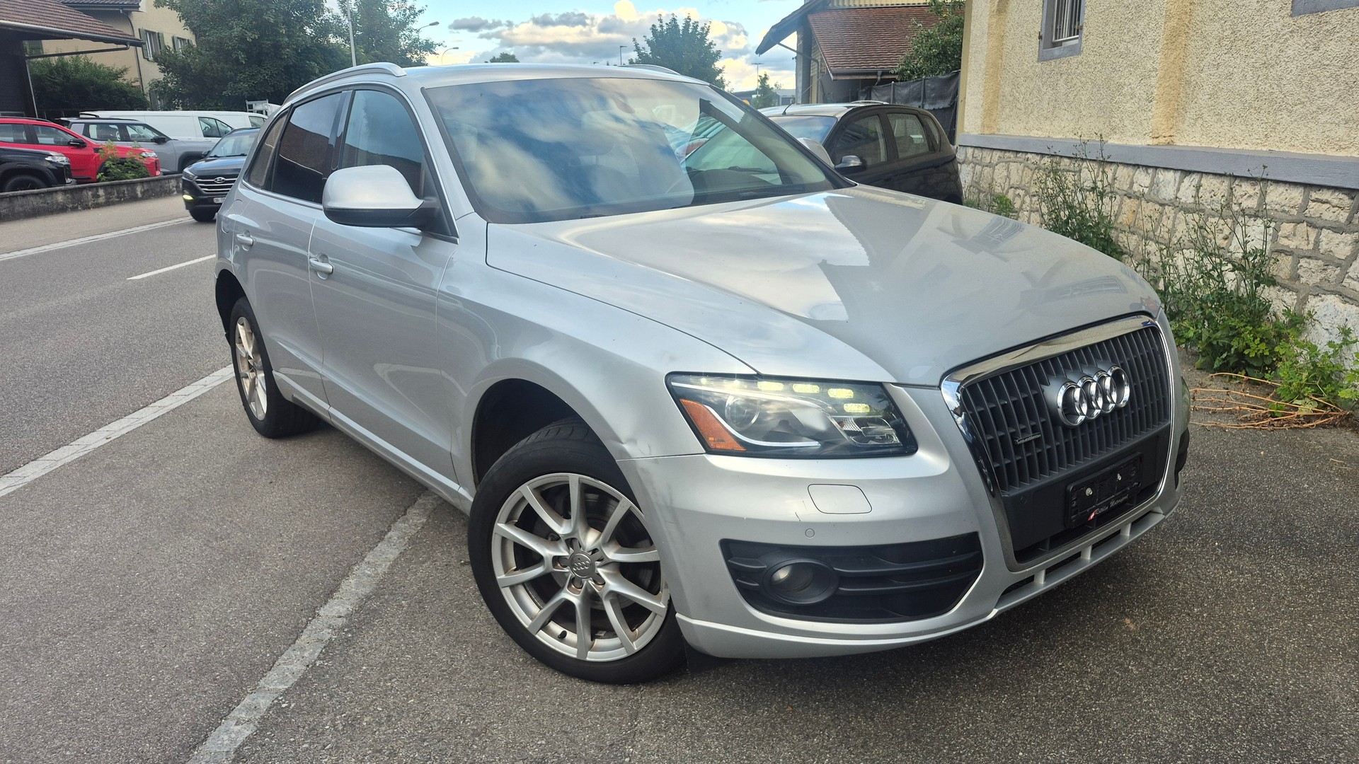 AUDI Q5 3.2 FSI quattro S-tronic-image-2