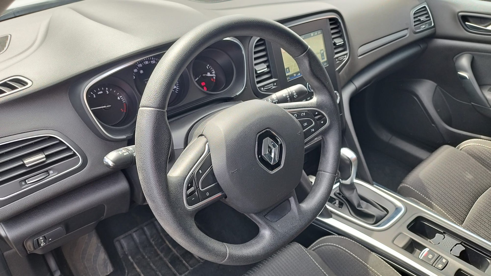 RENAULT Mégane Grandtour 1.5 dCi Business EDC-image-12