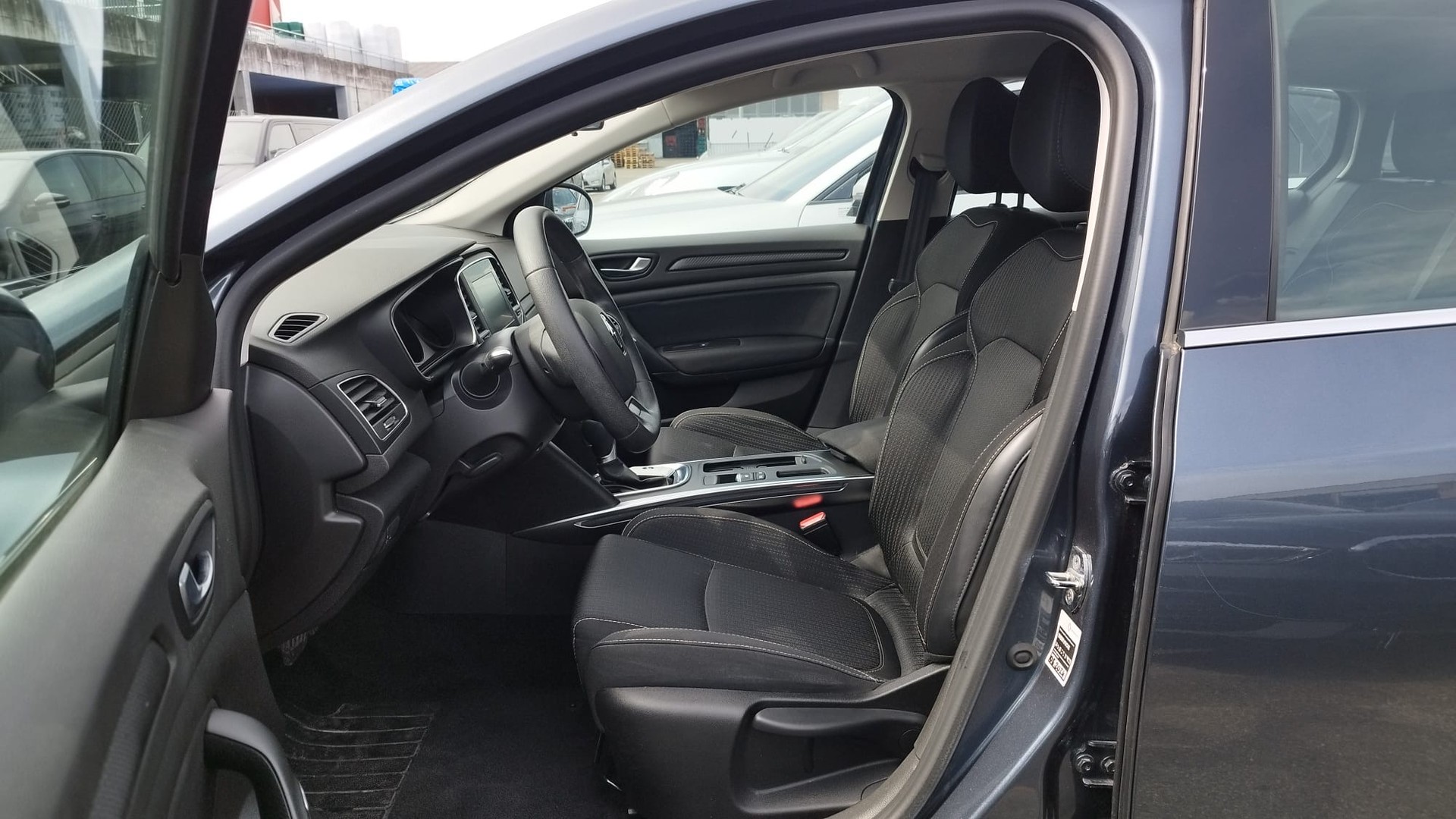 RENAULT Mégane Grandtour 1.5 dCi Business EDC-image-8