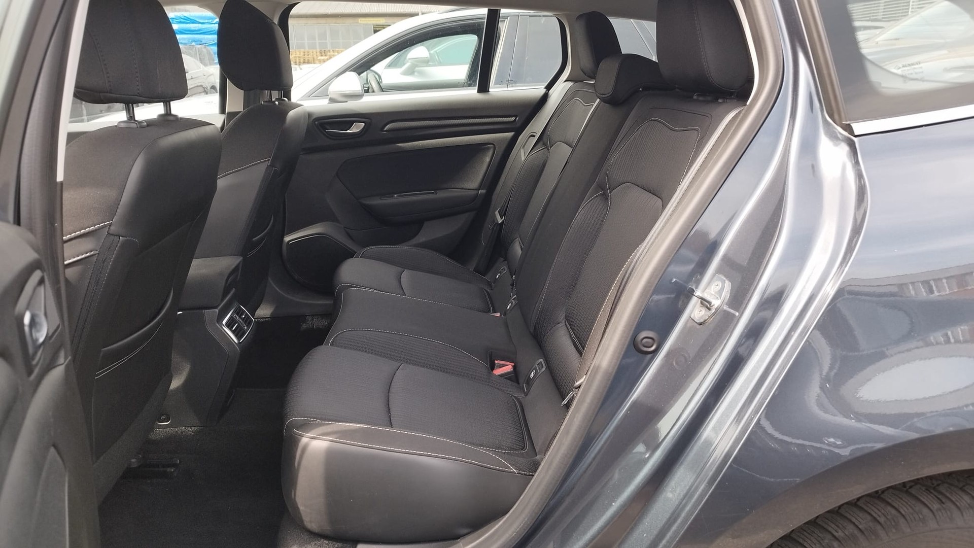 RENAULT Mégane Grandtour 1.5 dCi Business EDC-image-9