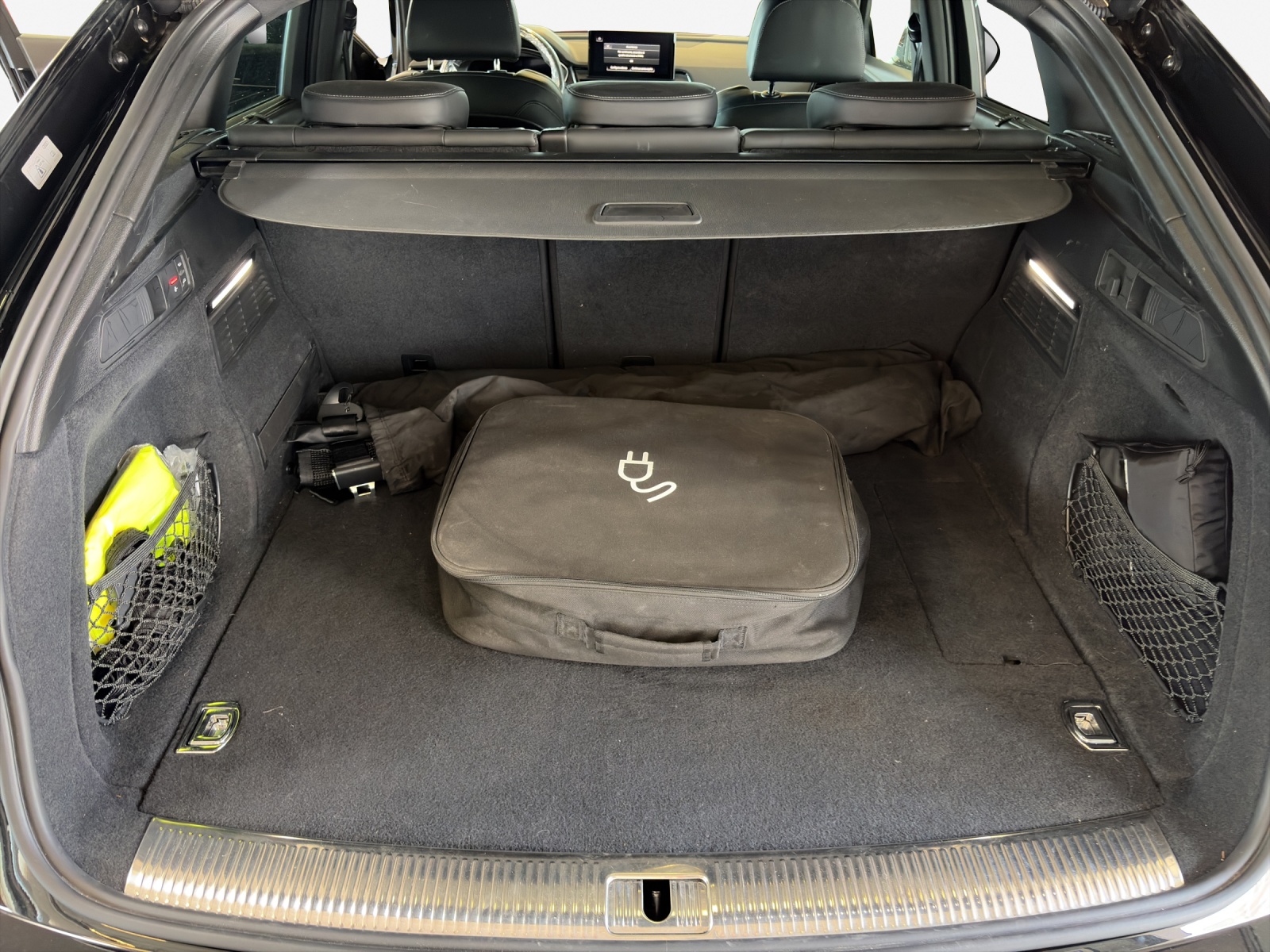 AUDI Q5 Sportback 55 TFSI e PHEV S line quattro S-tronic-image-12