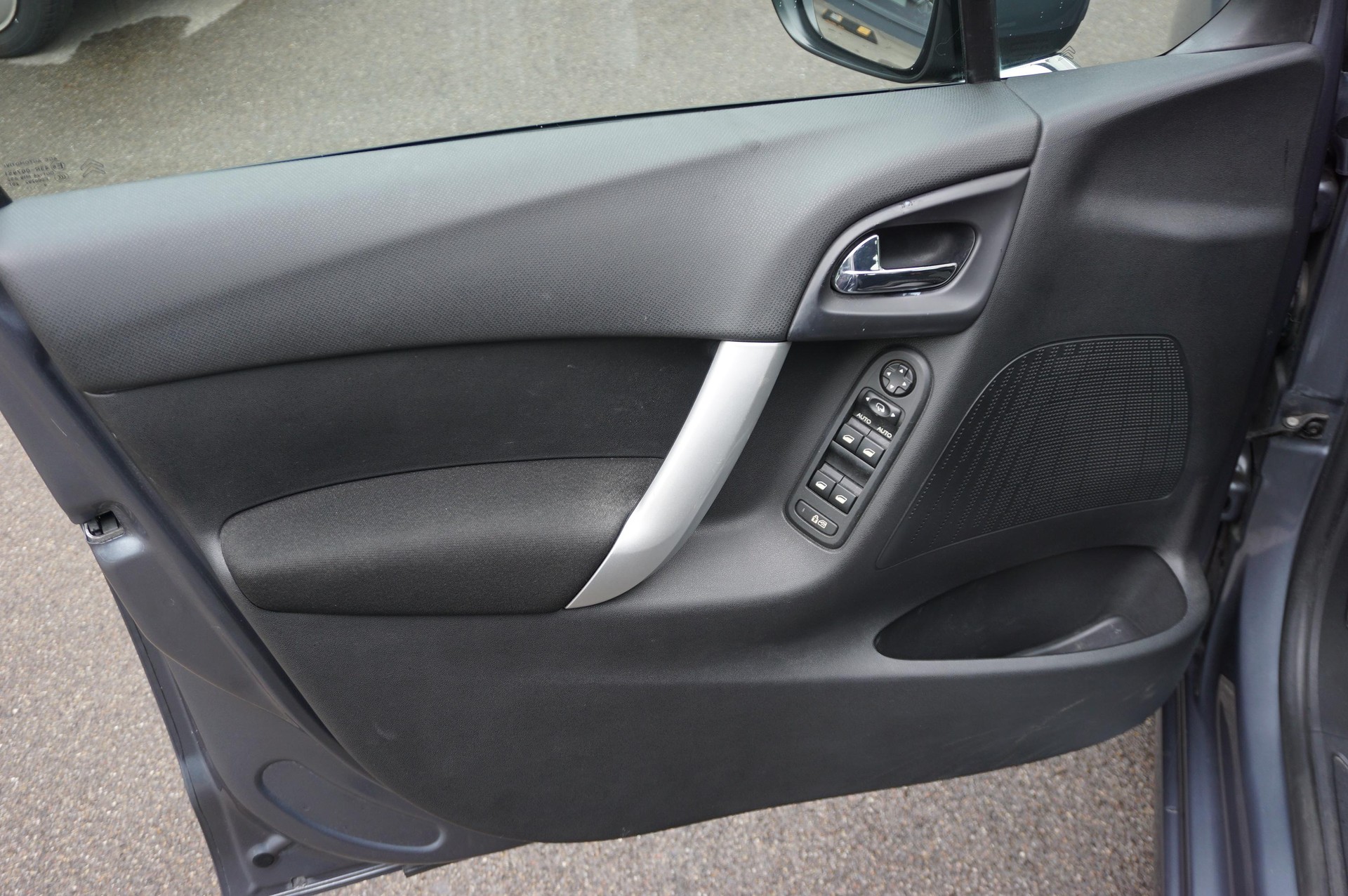 CITROEN C3 1.4 VTi Chic-image-8