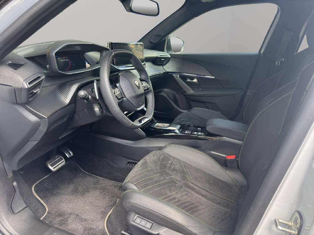 PEUGEOT 2008 1.2 Hybrid 145 GT-image-8