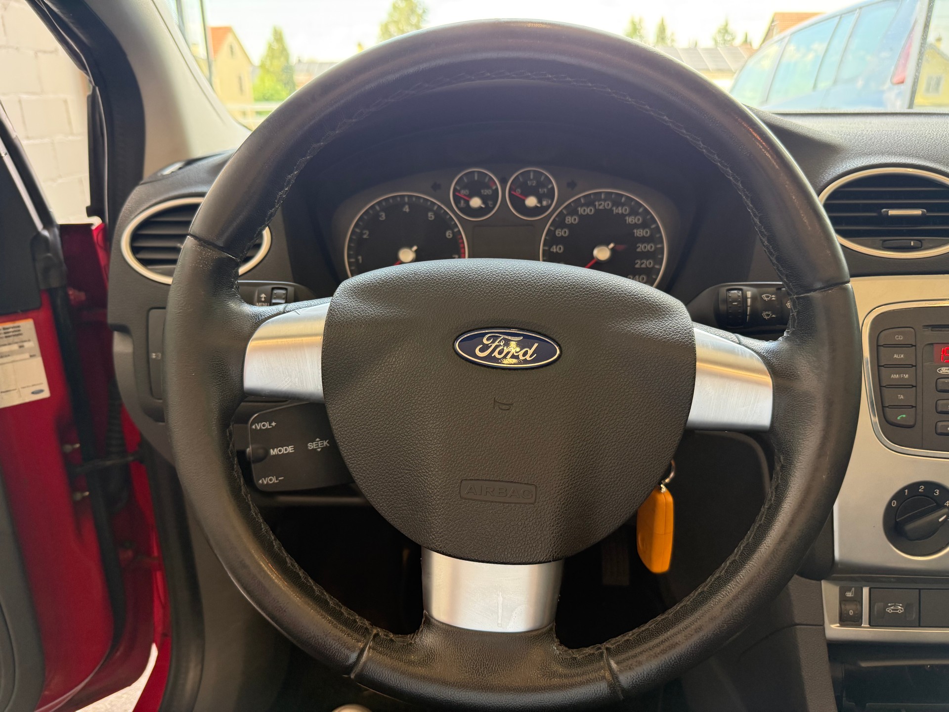FORD Focus CC 2.0i Ambiente-image-10