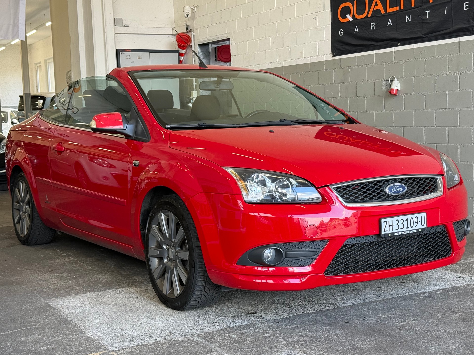 FORD Focus CC 2.0i Ambiente-image-0