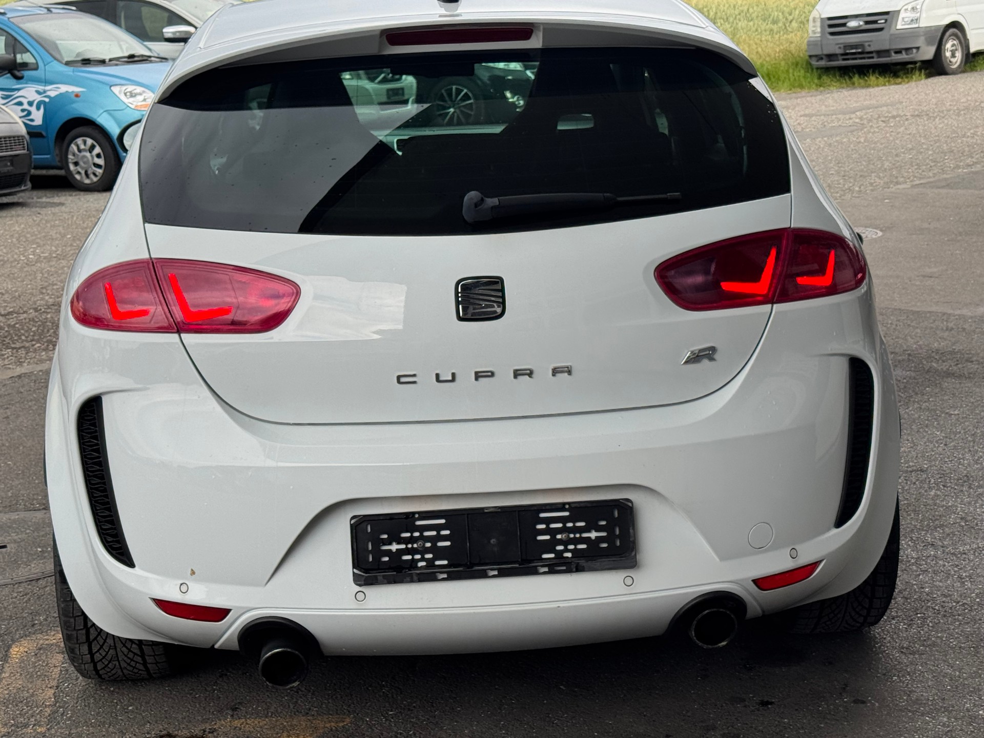 SEAT Leon 2.0 TSI Cupra R Advantage-image-4