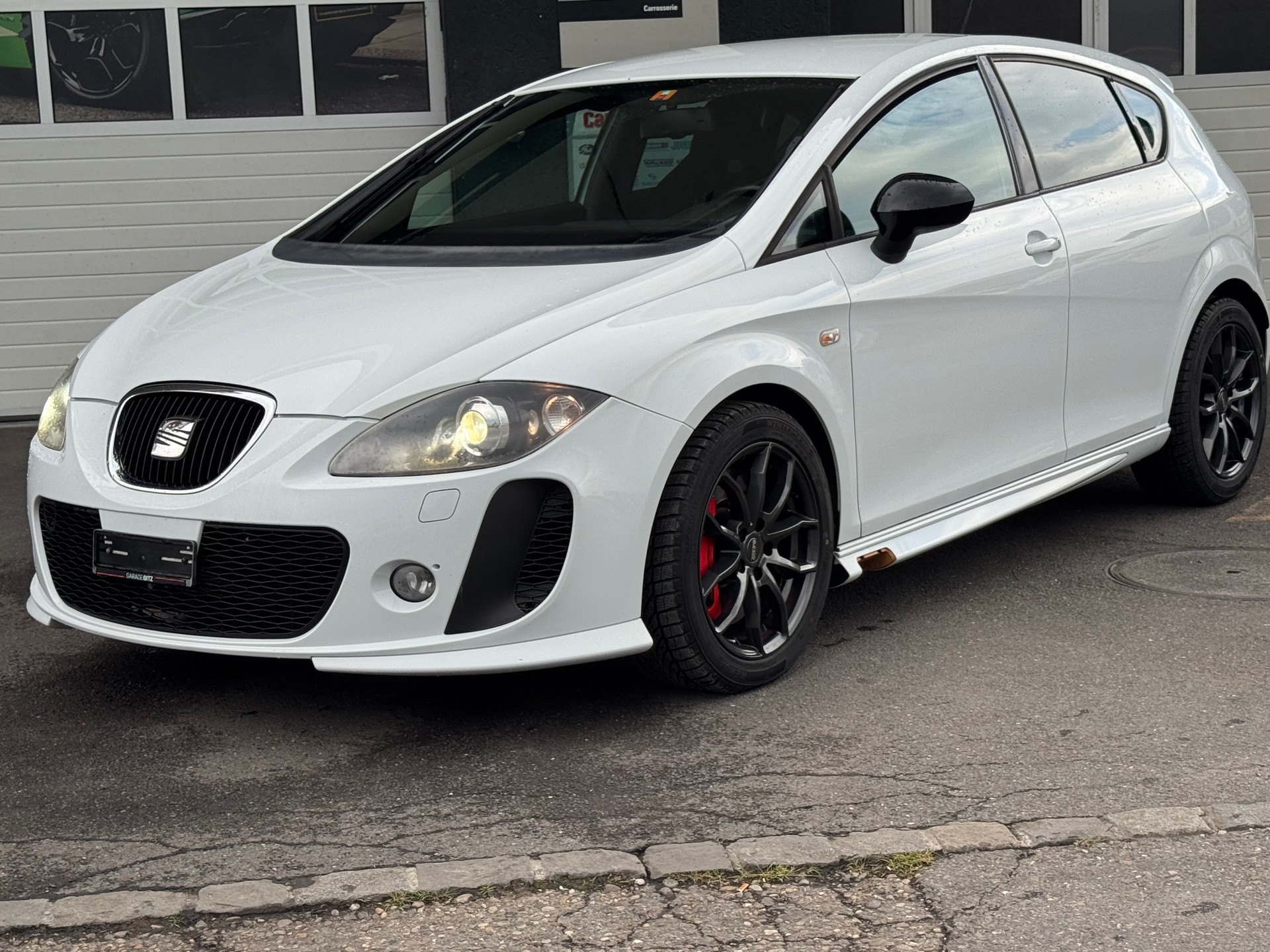 SEAT Leon 2.0 TSI Cupra R Advantage-image-2