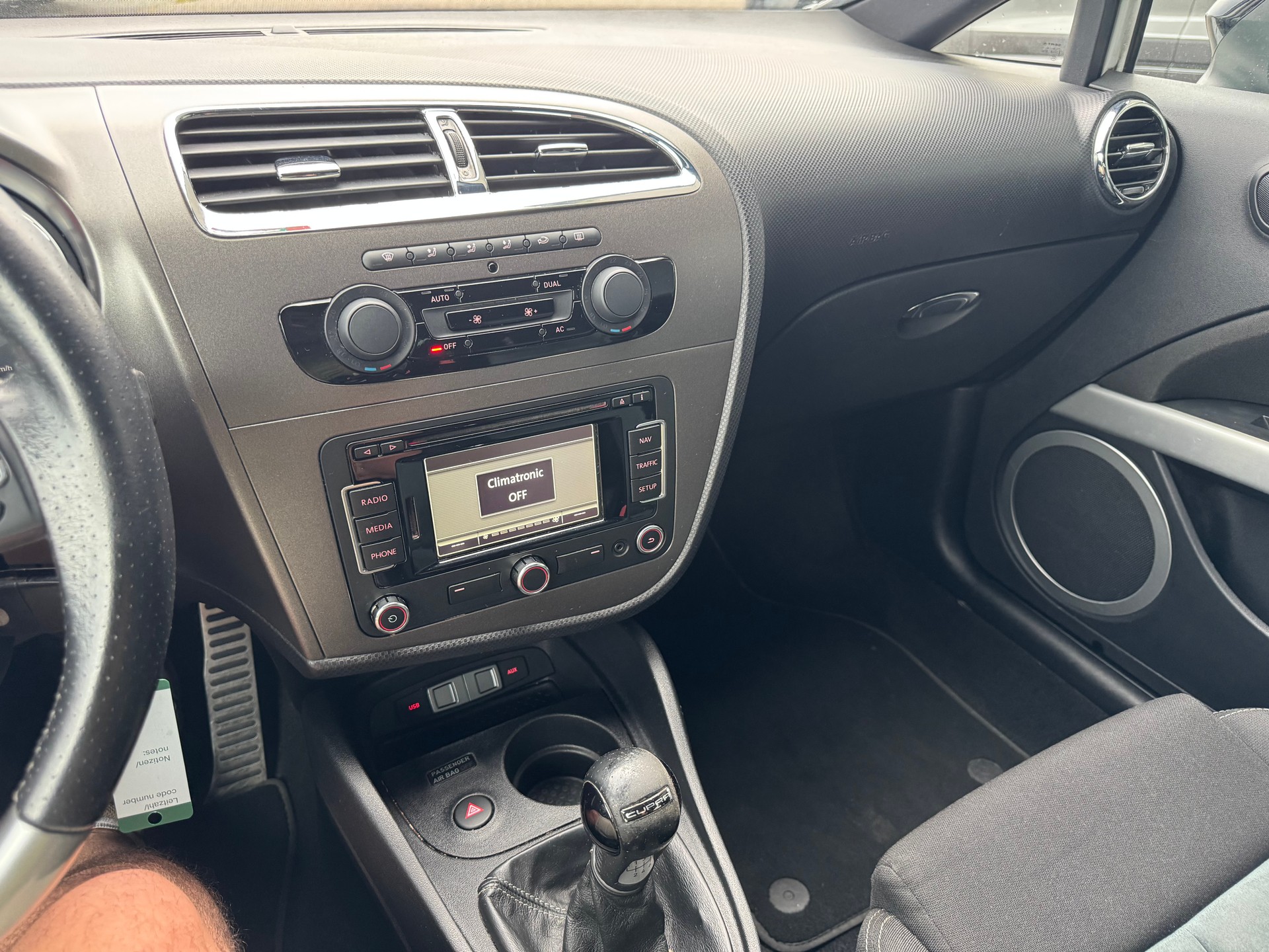 SEAT Leon 2.0 TSI Cupra R Advantage-image-12