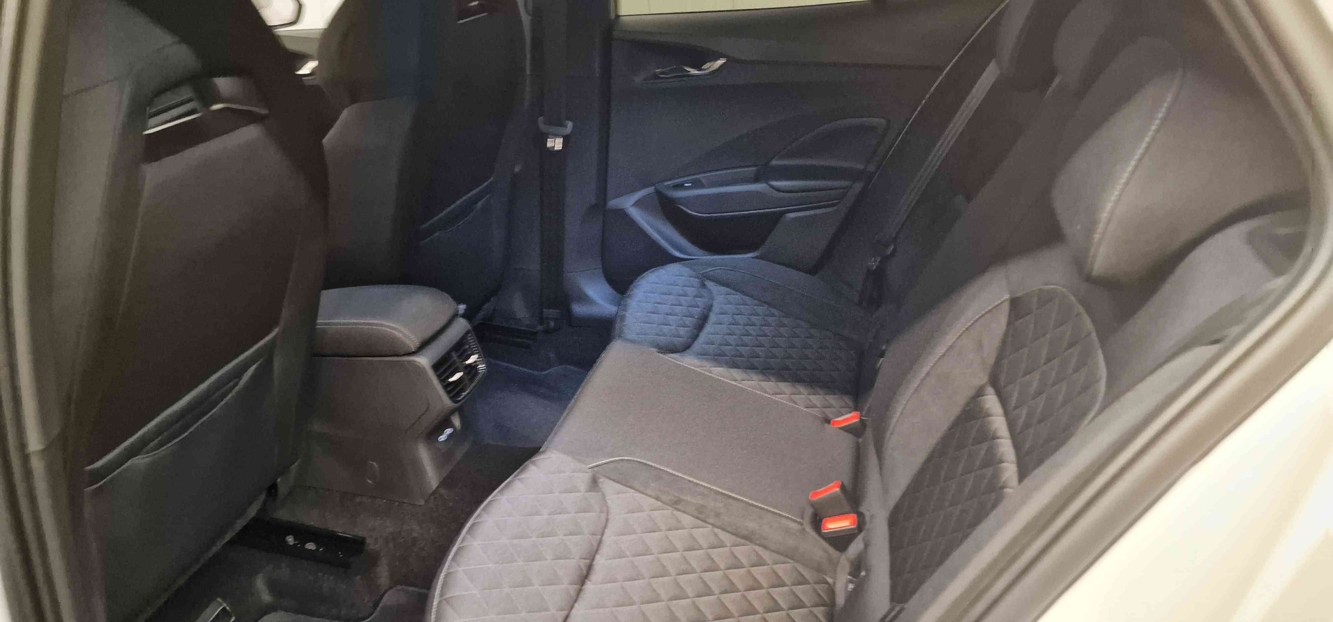 SKODA Fabia 1.0 TSI Dynamic DSG-image-16
