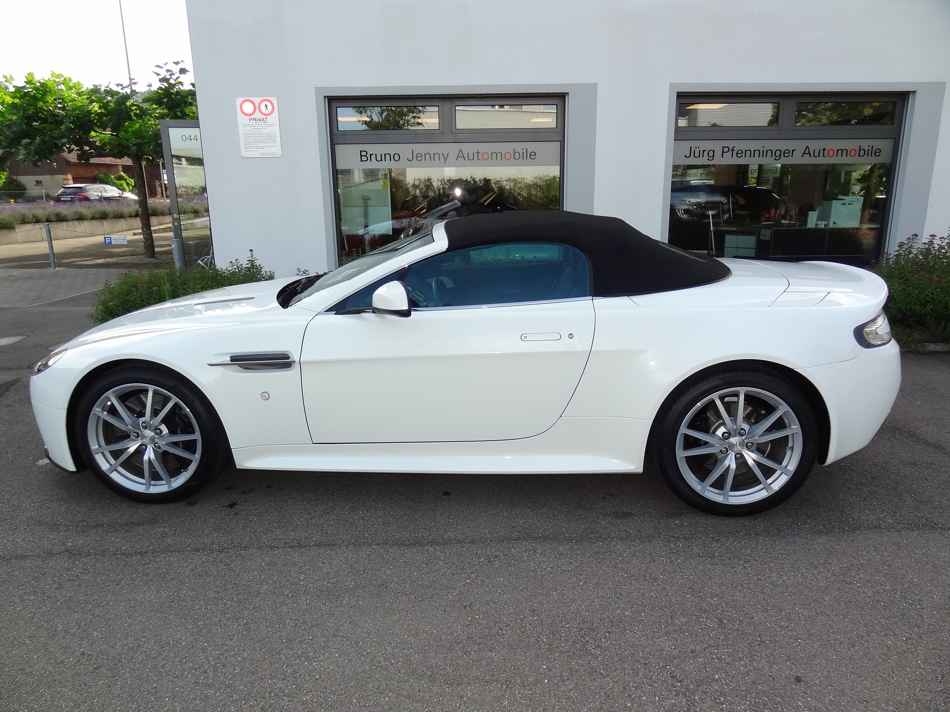 ASTON MARTIN V8 Vantage 4.7 S Sportshift-image-3