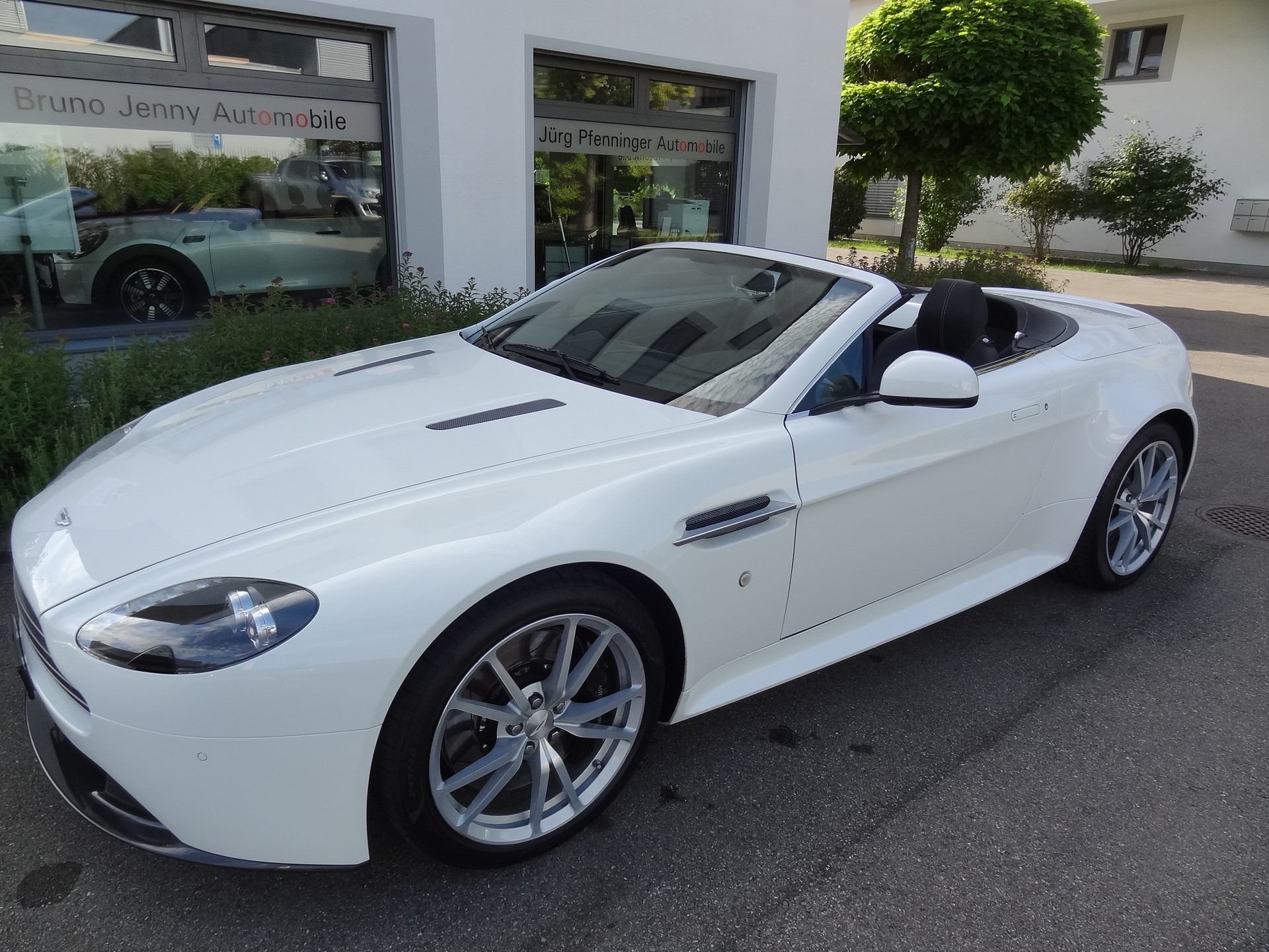 ASTON MARTIN V8 Vantage 4.7 S Sportshift-image-1