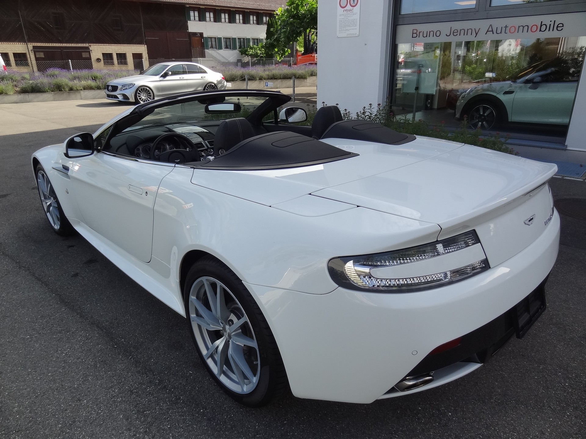 ASTON MARTIN V8 Vantage 4.7 S Sportshift-image-9