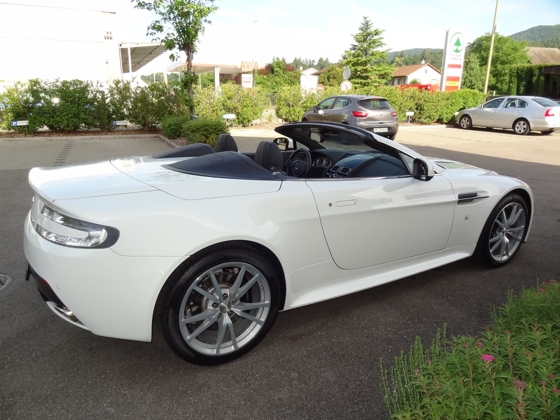 ASTON MARTIN V8 Vantage 4.7 S Sportshift-image-11