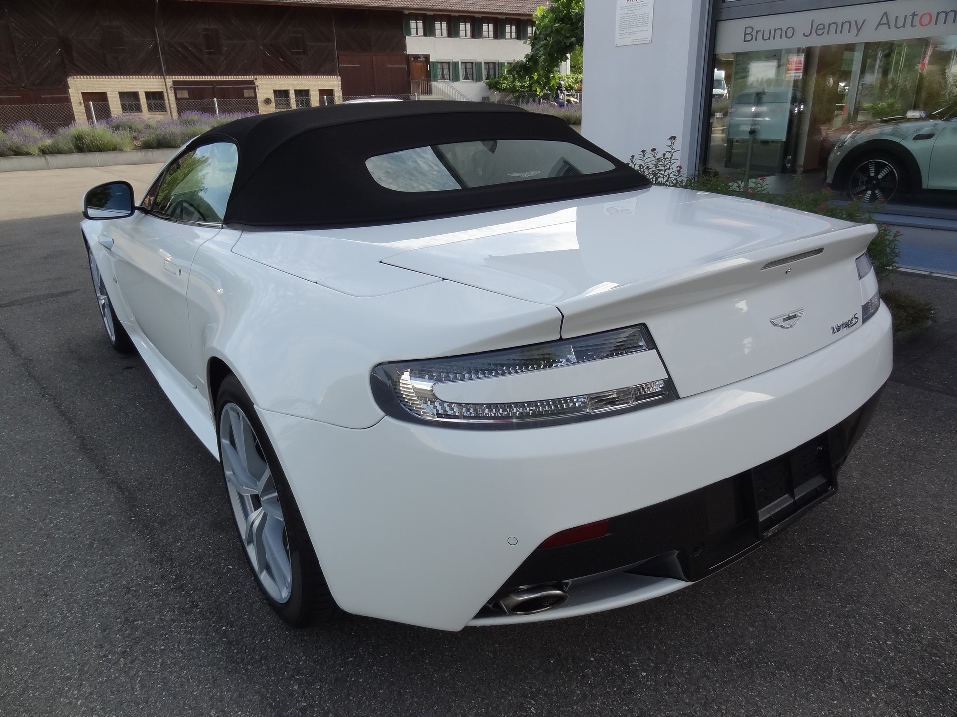 ASTON MARTIN V8 Vantage 4.7 S Sportshift-image-4