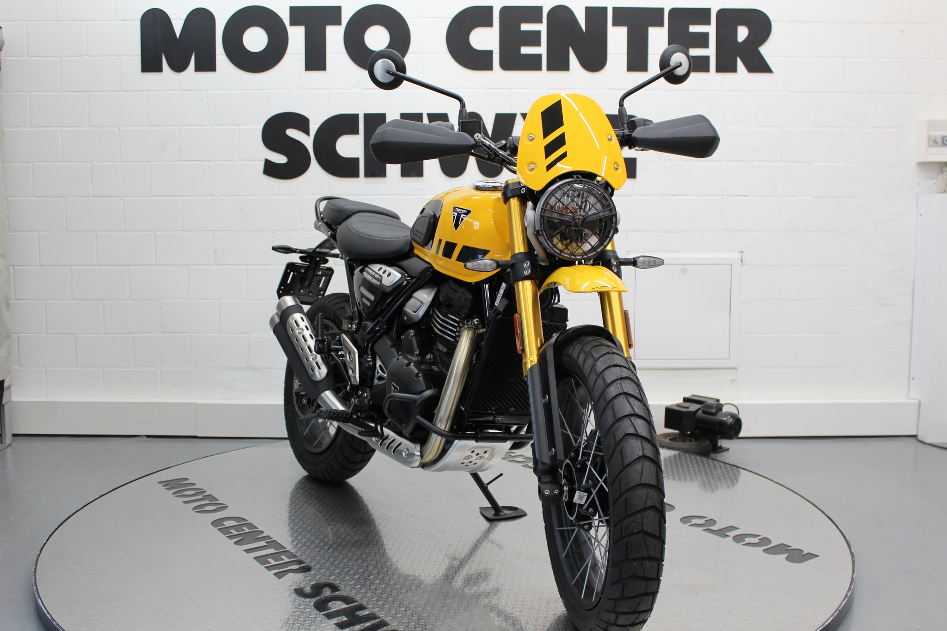 TRIUMPH Scrambler 400 XC-showroom-element-2