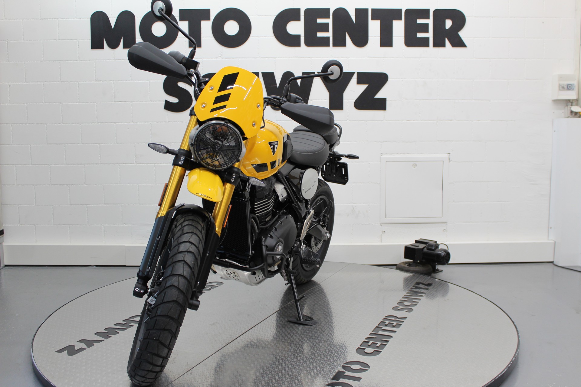 TRIUMPH Scrambler 400 XC-showroom-element-3