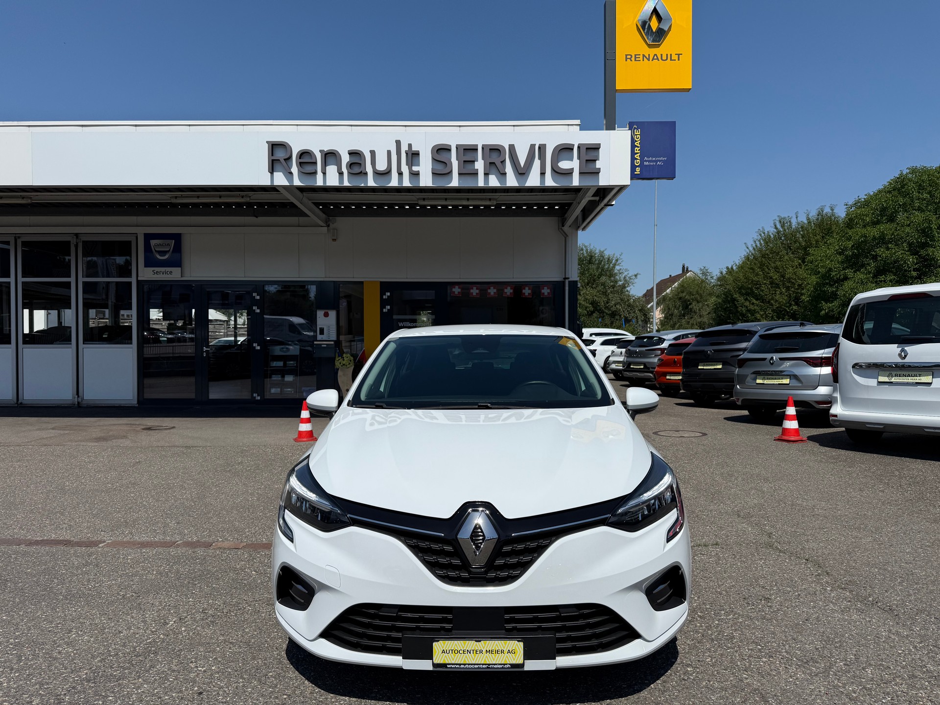 RENAULT Clio 1.6 E-Tech Zen-image-0