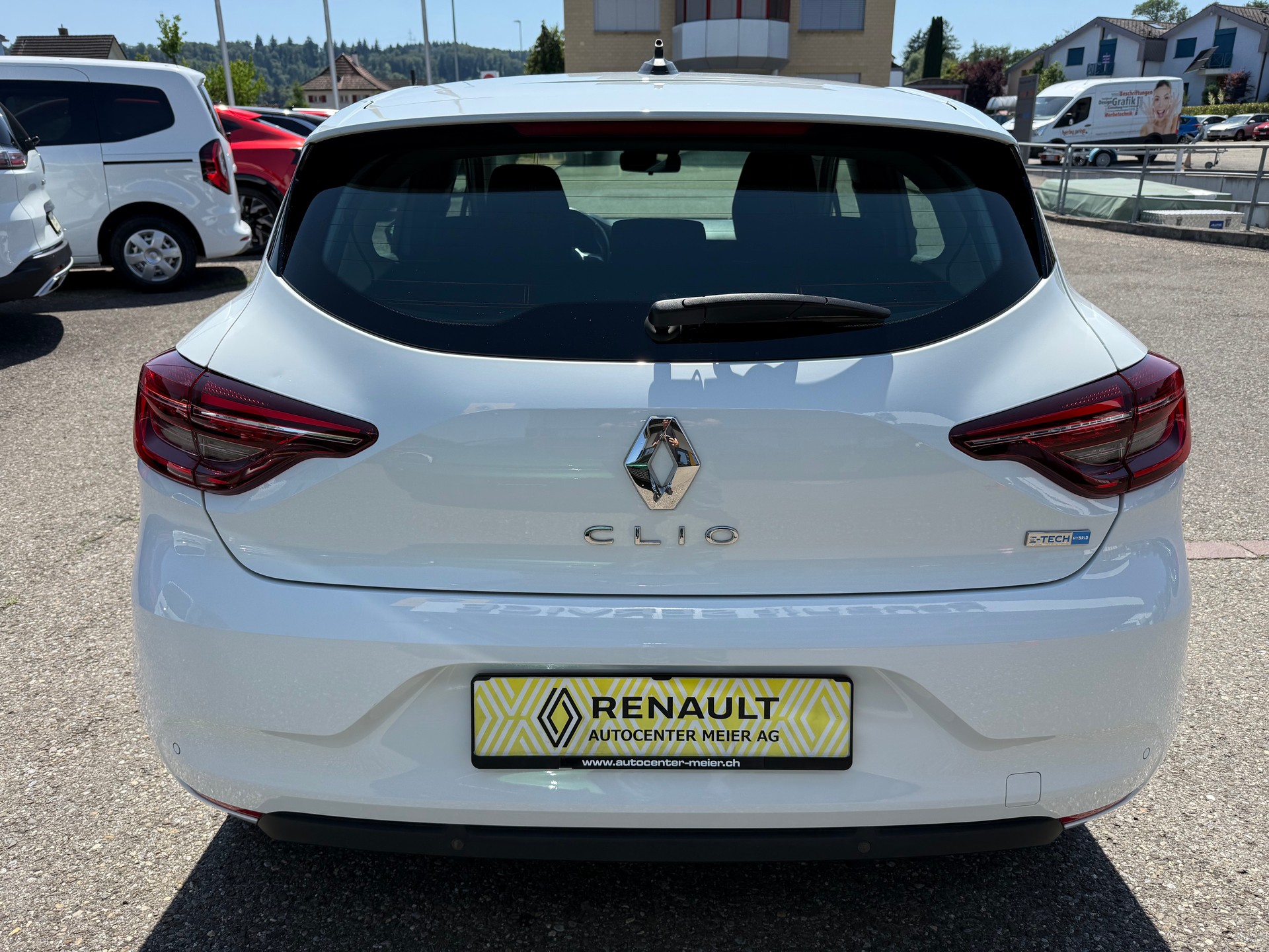 RENAULT Clio 1.6 E-Tech Zen-image-3
