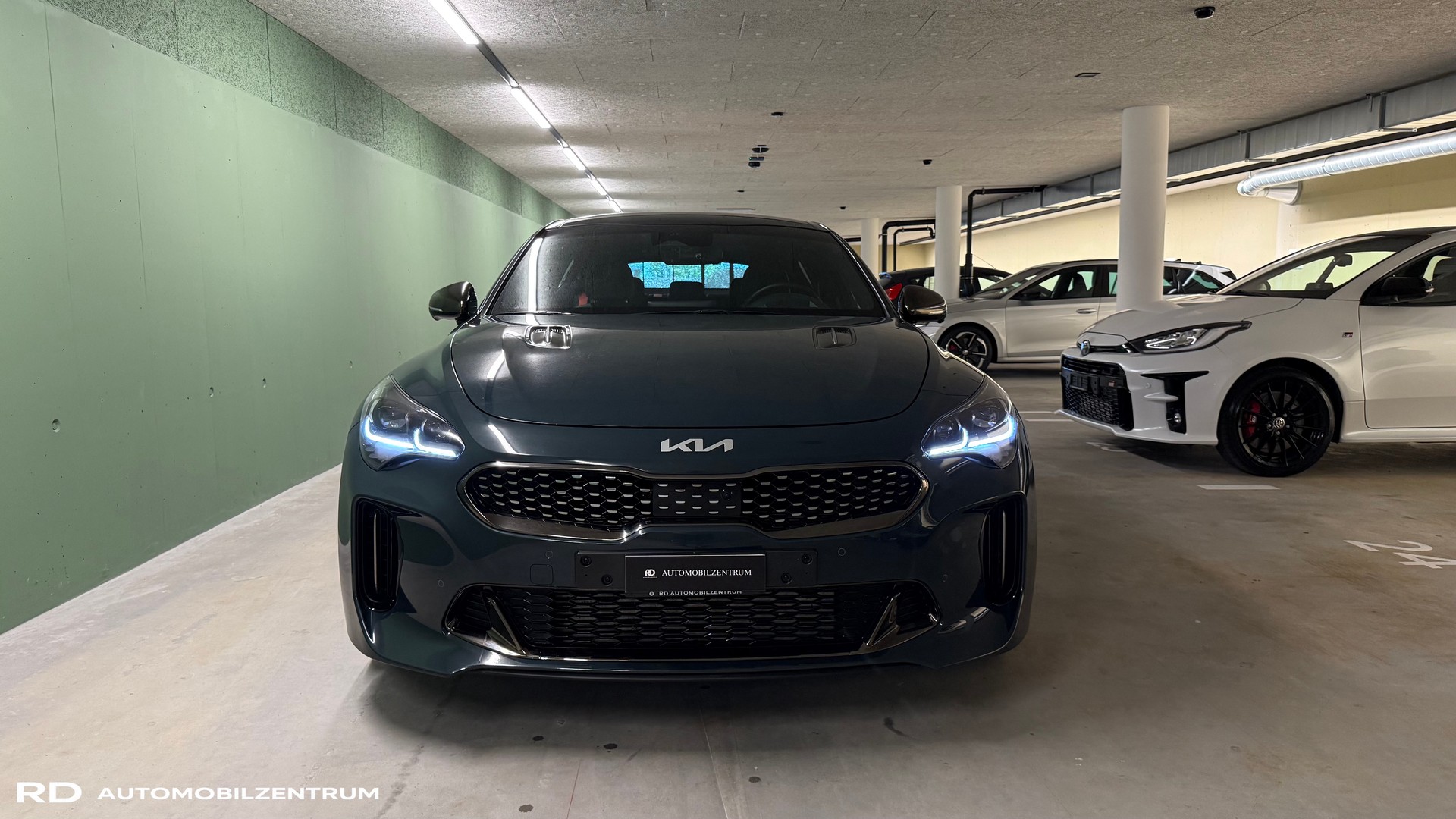 KIA 3.3 T-GDi GT Automat AWD-image-7