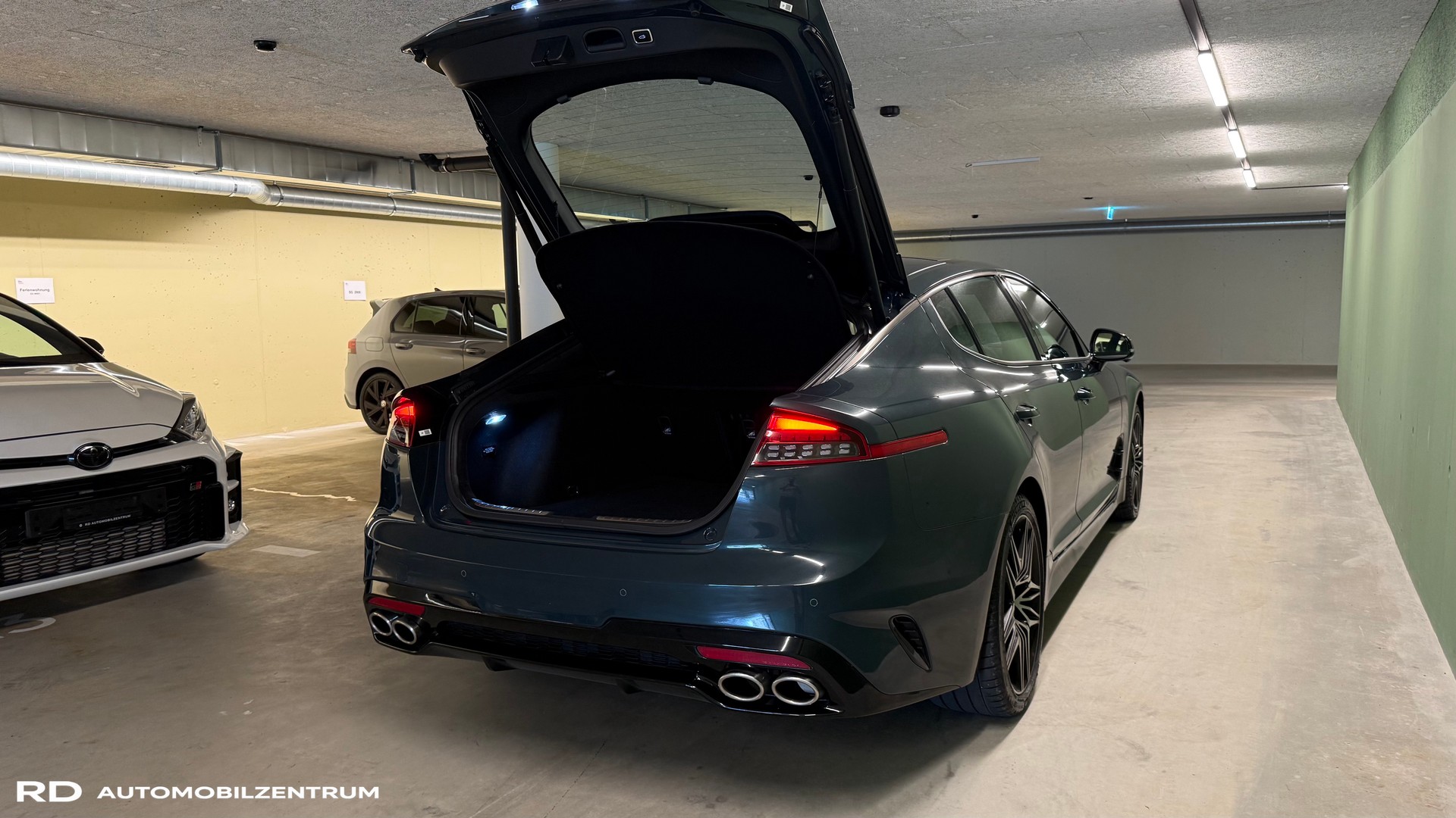 KIA 3.3 T-GDi GT Automat AWD-image-5