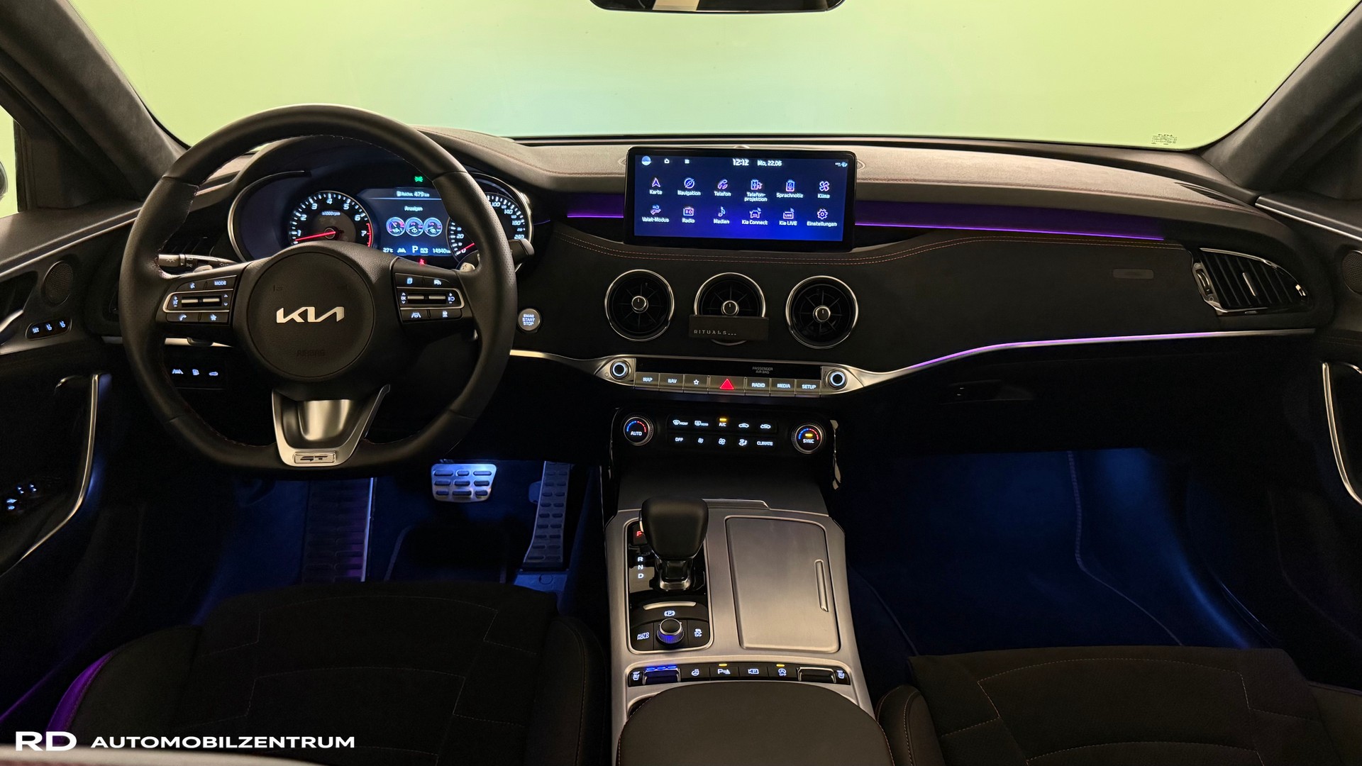 KIA 3.3 T-GDi GT Automat AWD-image-12