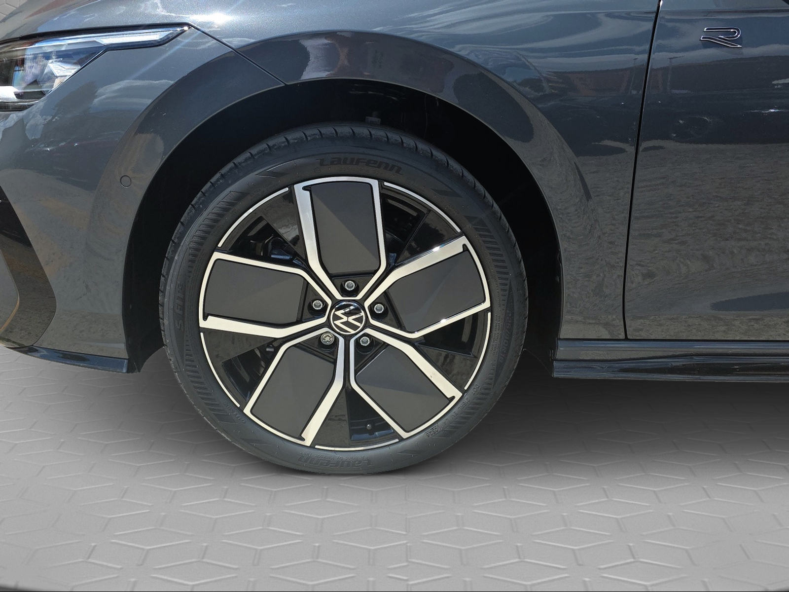 VW Golf 2.0 TSI R-Line DSG 4 Motion-image-5