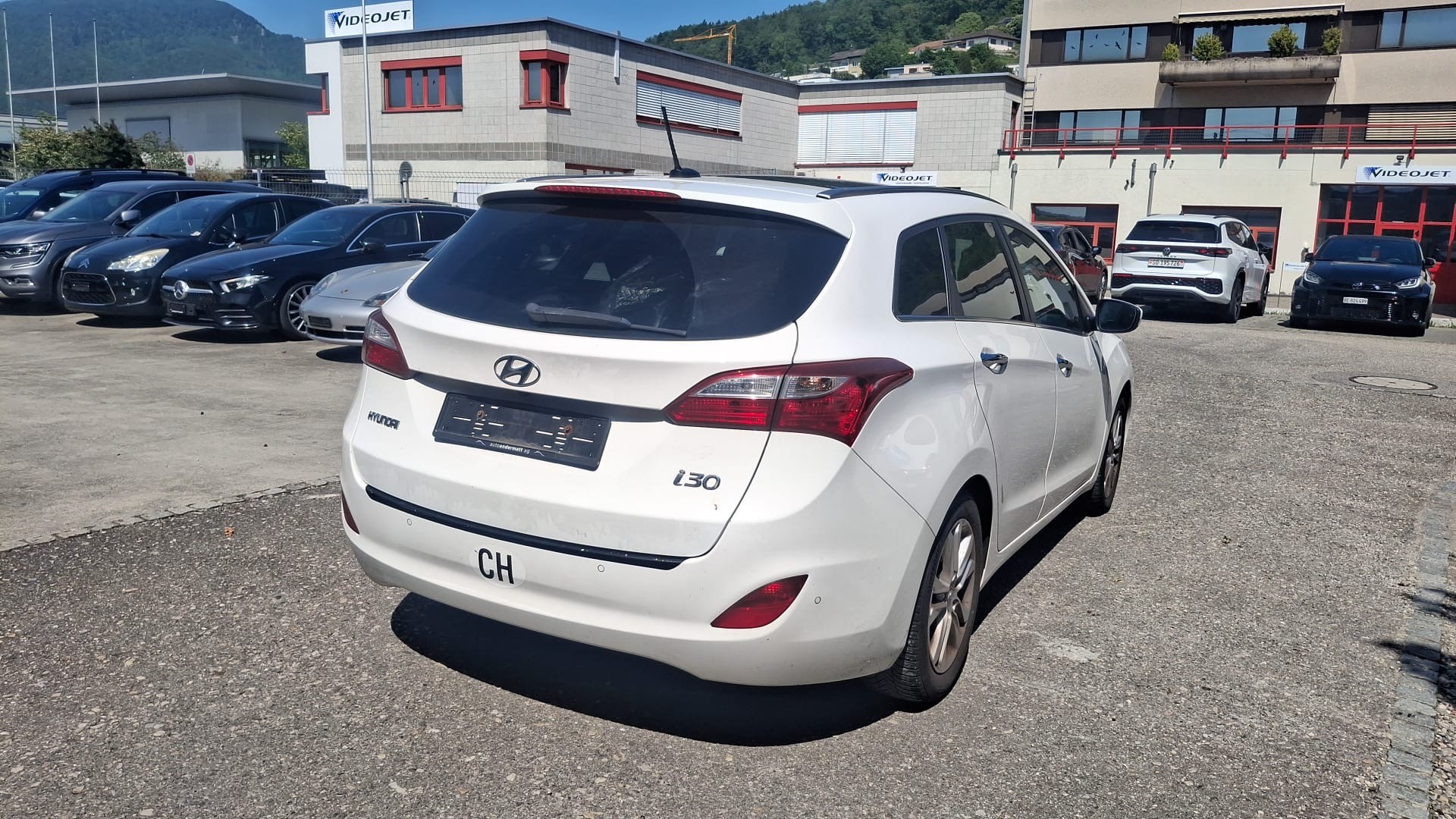 HYUNDAI i30 Wagon 1.6 CRDi Premium Automatic-image-4