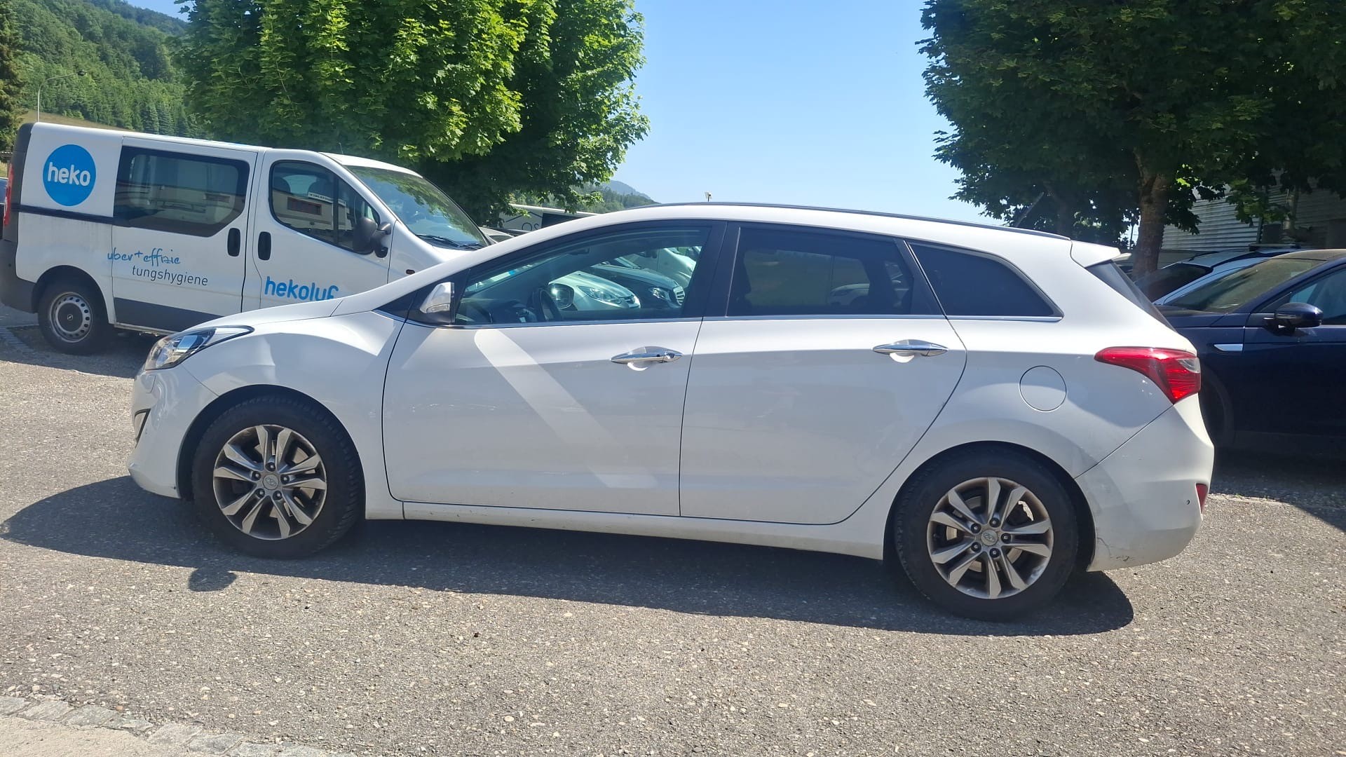 HYUNDAI i30 Wagon 1.6 CRDi Premium Automatic-image-9