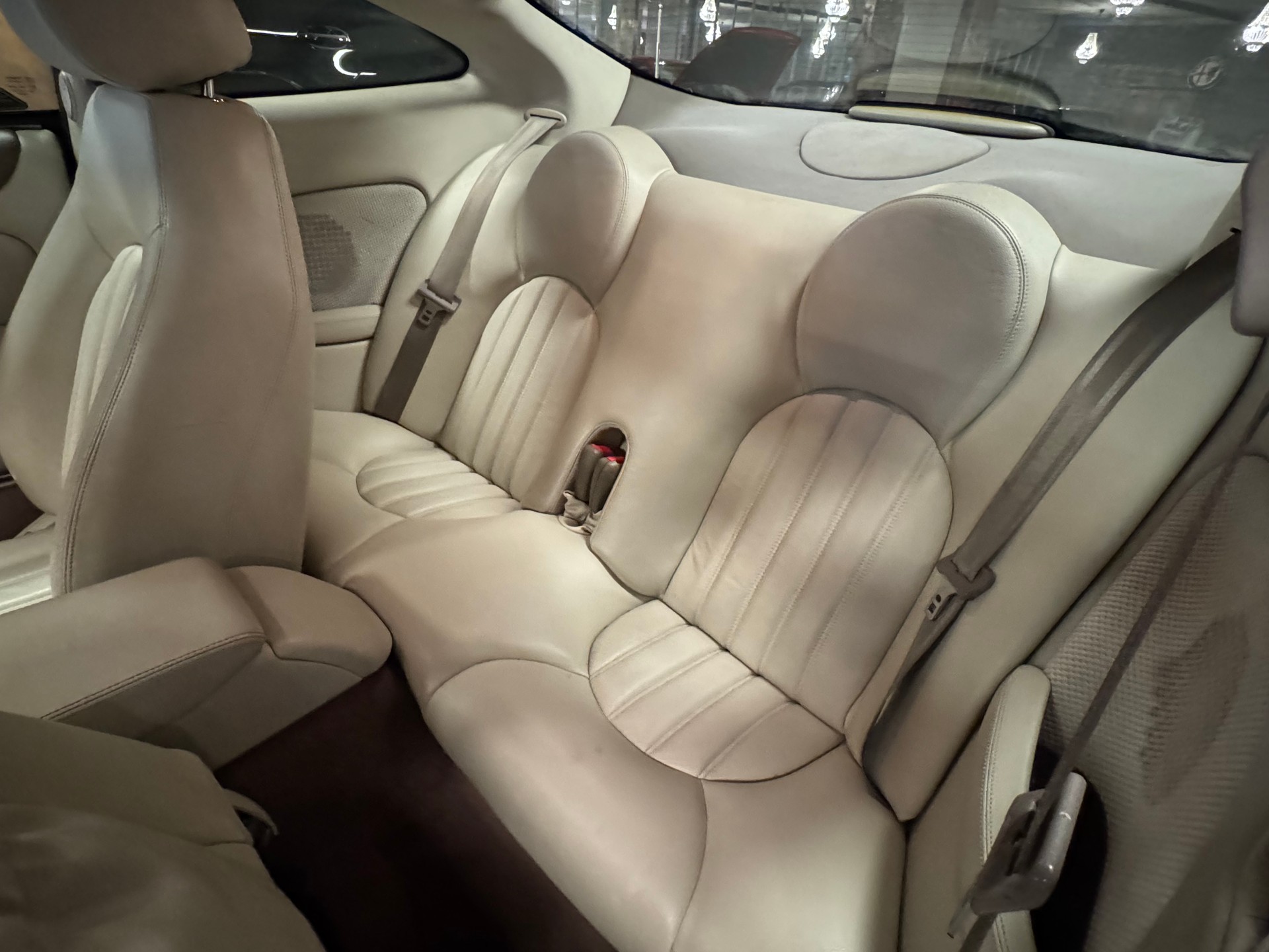 JAGUAR XK8-image-12