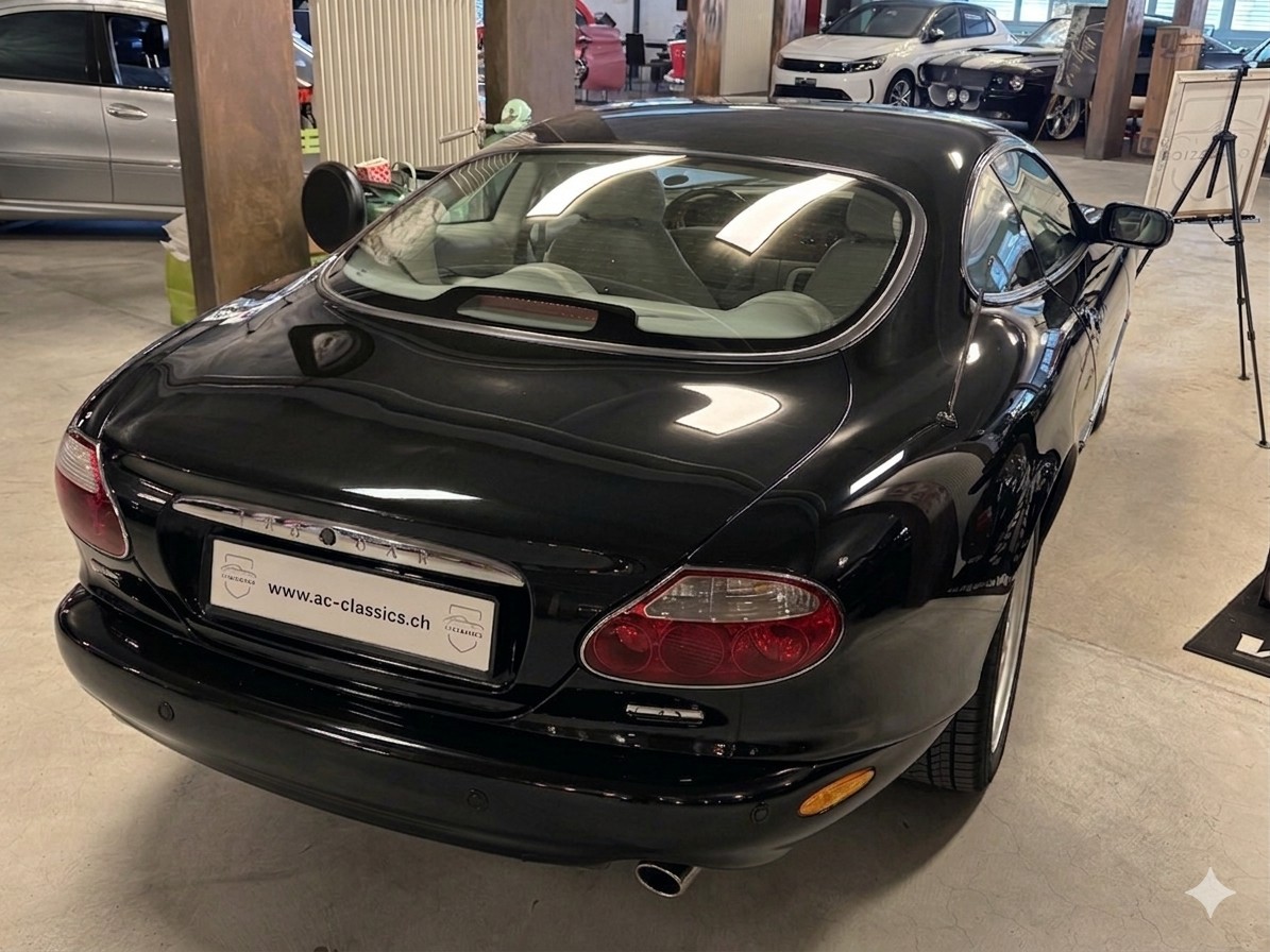 JAGUAR XK8-image-5