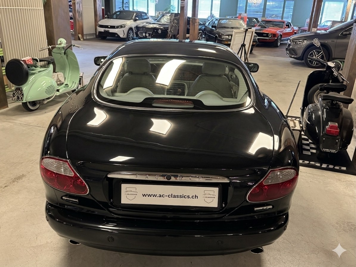 JAGUAR XK8-image-6