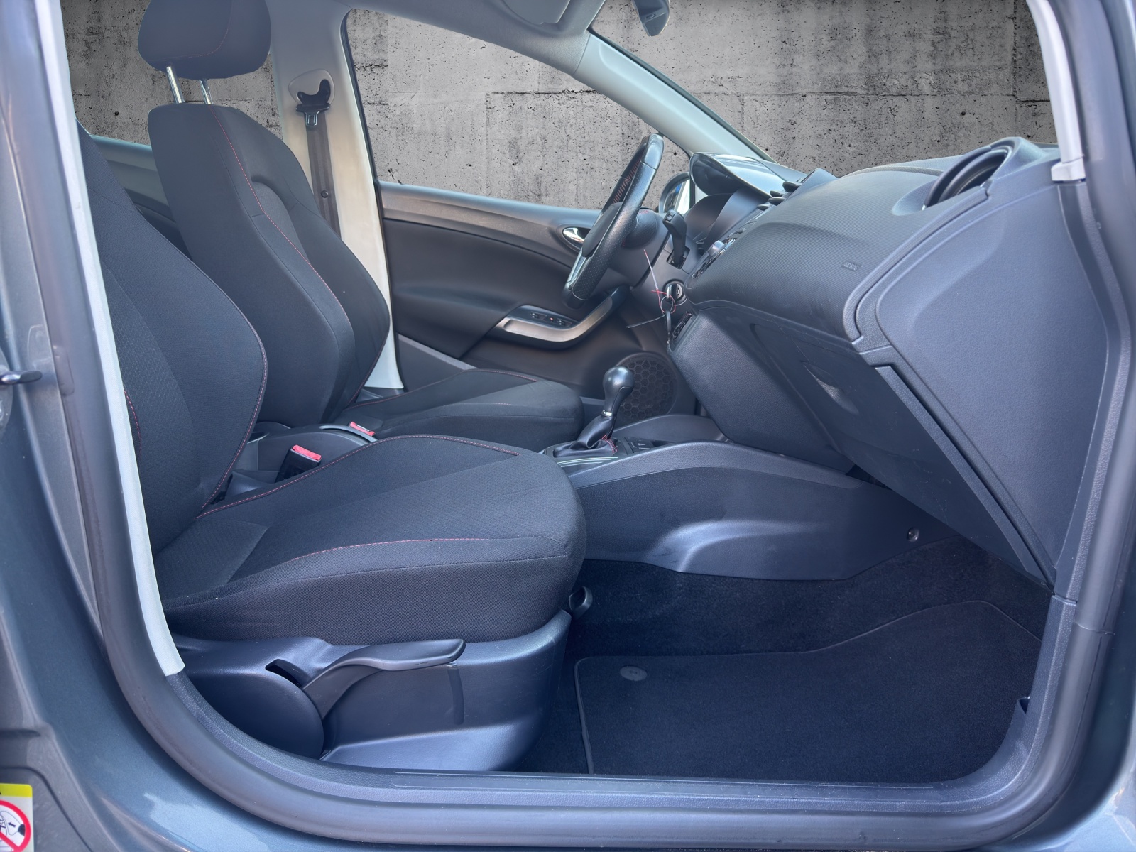 SEAT Ibiza 1.4 TSI FR DSG-image-11