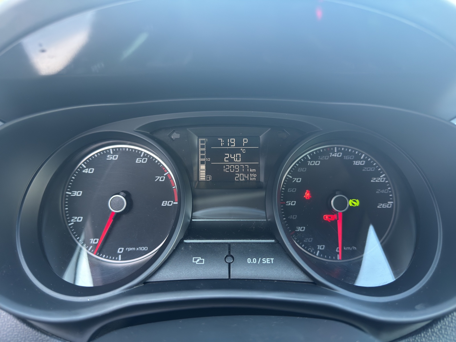 SEAT Ibiza 1.4 TSI FR DSG-image-13