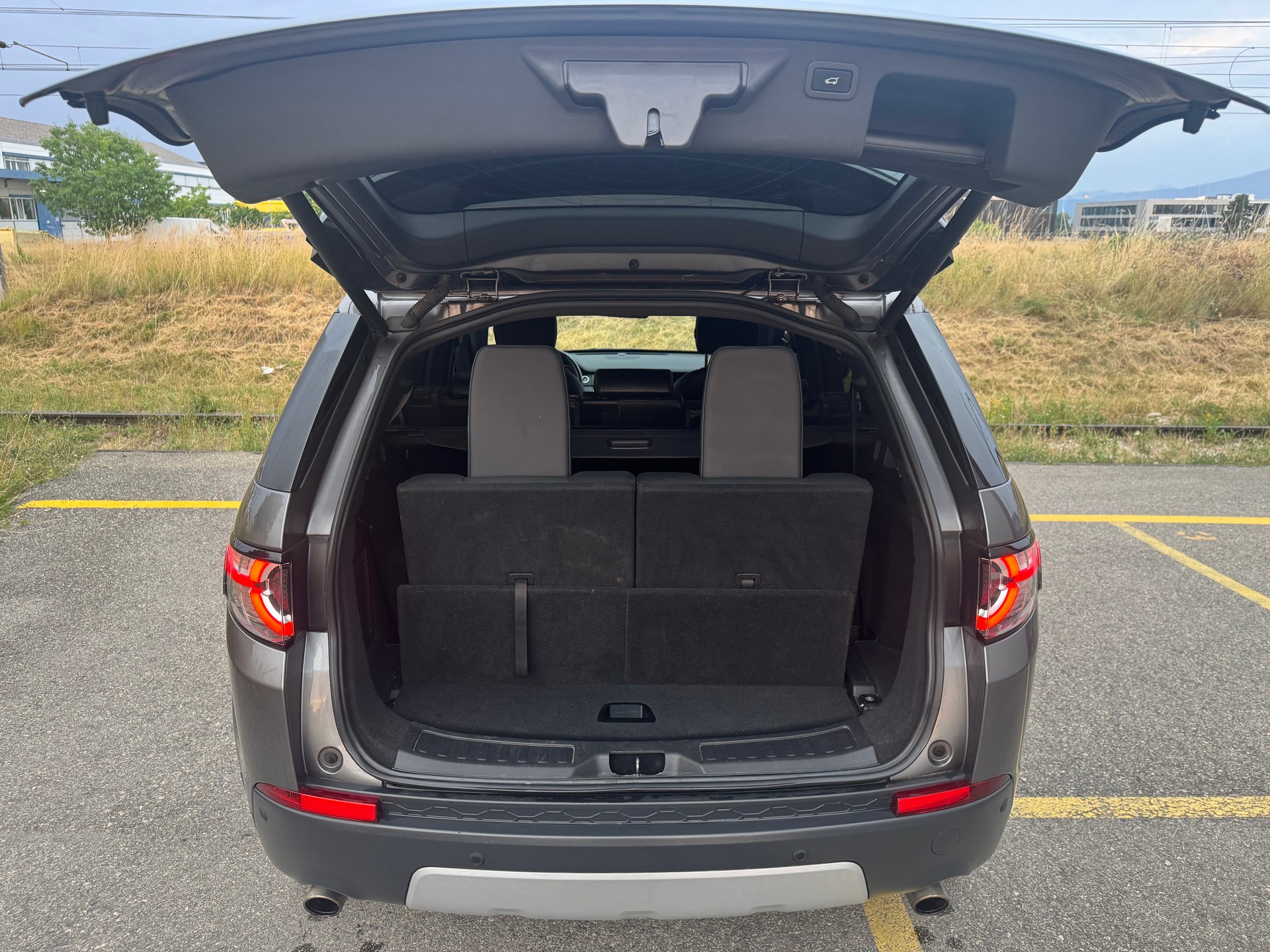 LAND ROVER Discovery Sport 2.0 TD4 HSE AT9-image-6