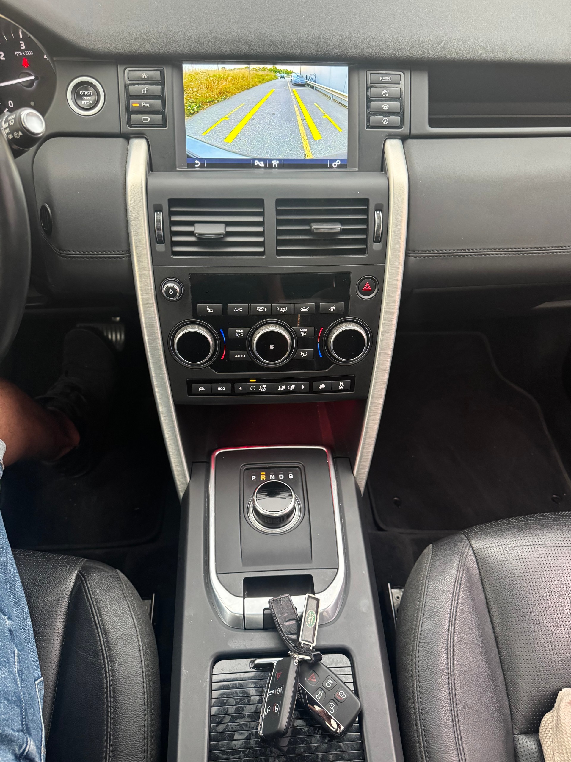 LAND ROVER Discovery Sport 2.0 TD4 HSE AT9-image-10