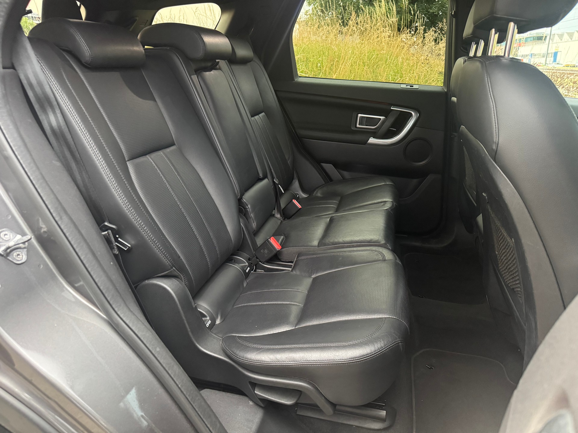 LAND ROVER Discovery Sport 2.0 TD4 HSE AT9-image-7