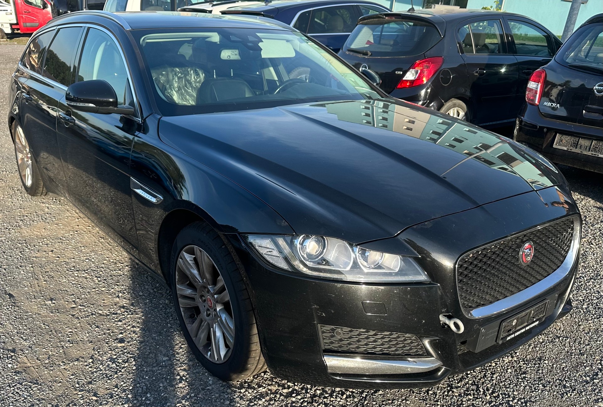JAGUAR XF Sportbrake 25d Portfolio AWD Automatic-image-3
