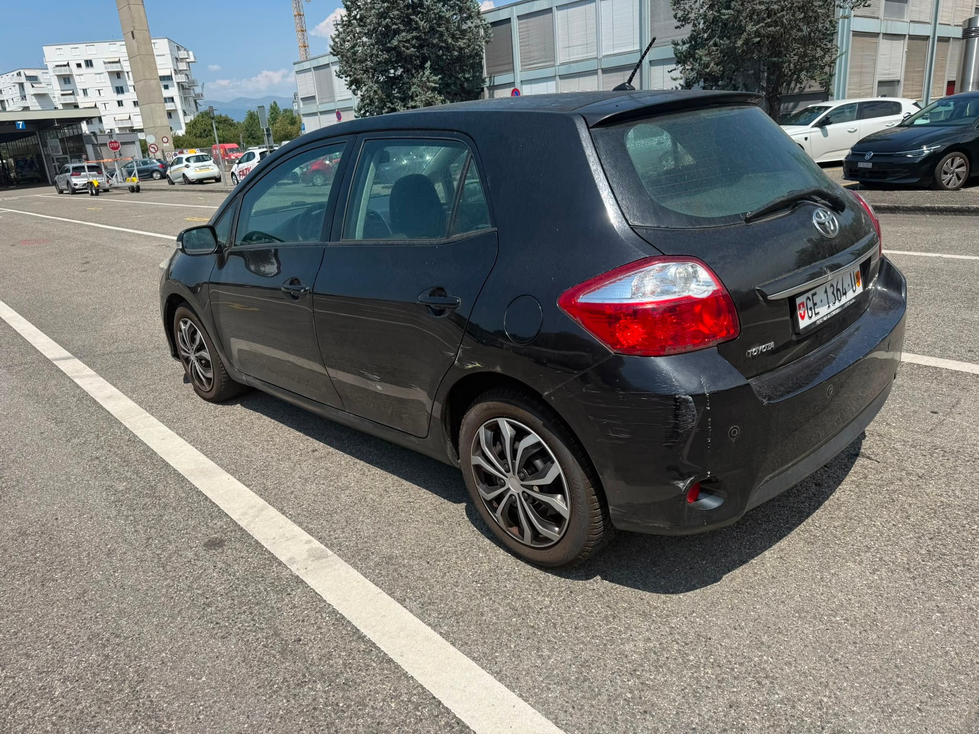 TOYOTA Auris 1.6 Linea Sol-image-6