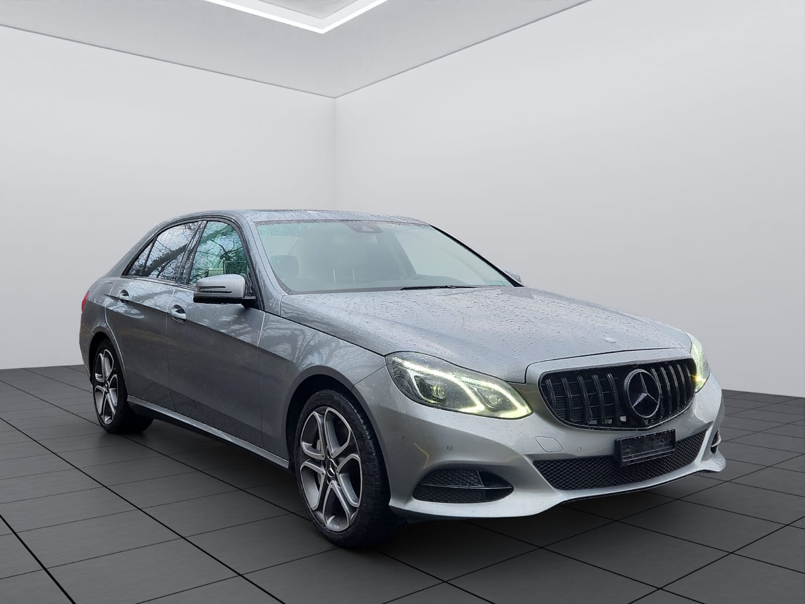 MERCEDES-BENZ E 500 Avantgarde 4Matic 7G-Tronic-image-2