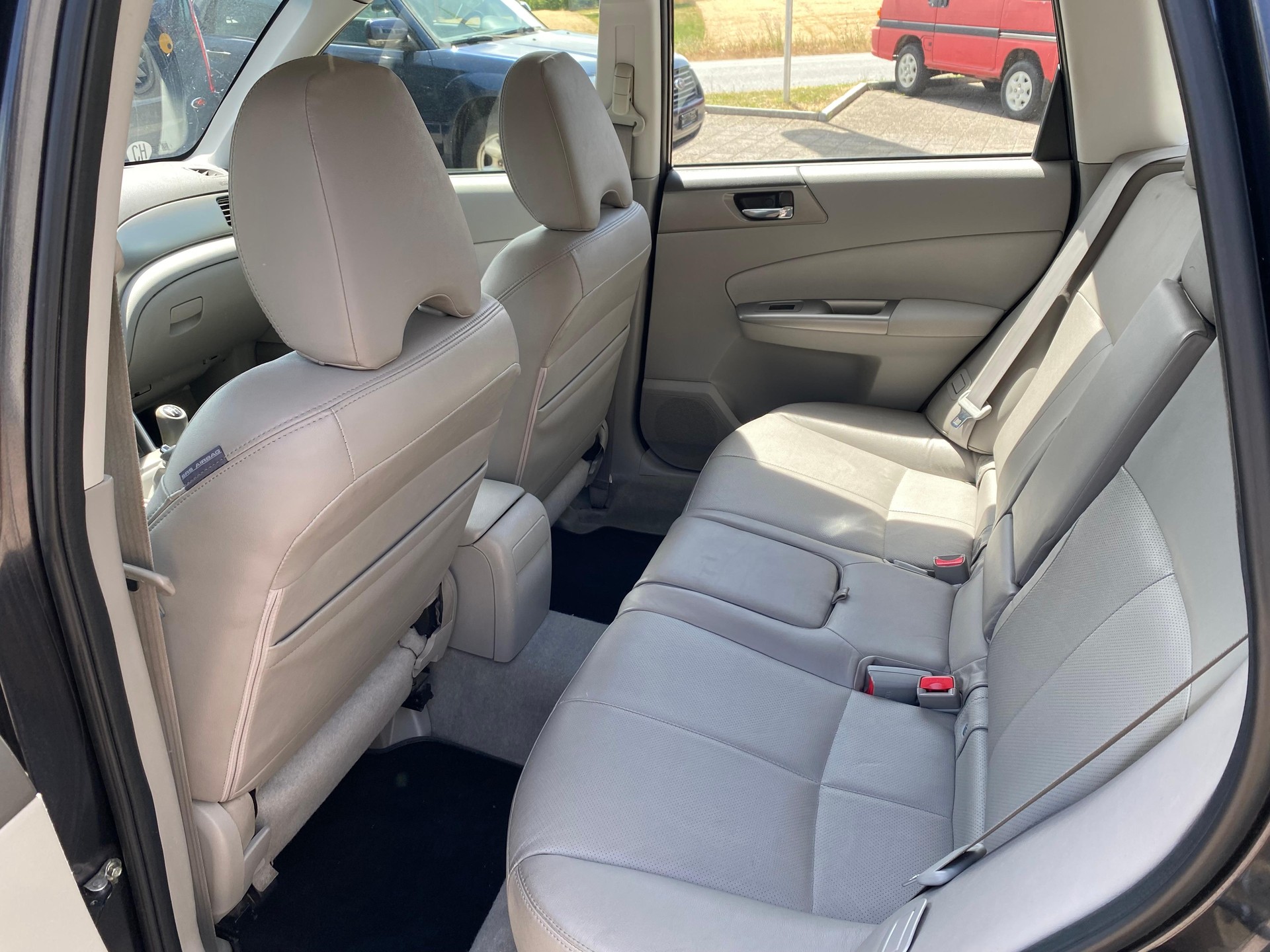 SUBARU Forester Station 2.0 X Swiss-image-5