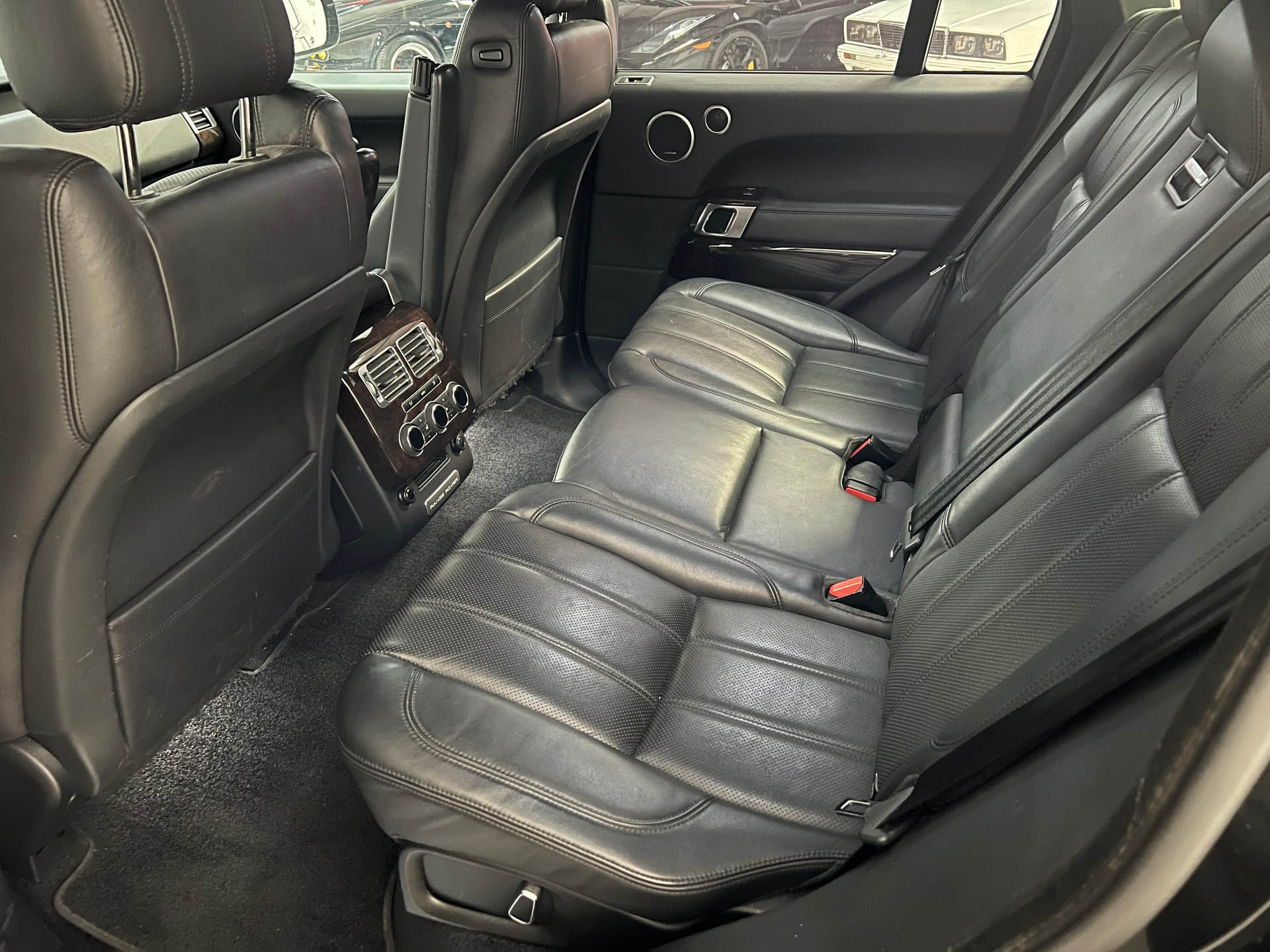 LAND ROVER Range Rover 4.4 SDV8 Vogue Automatic-image-9
