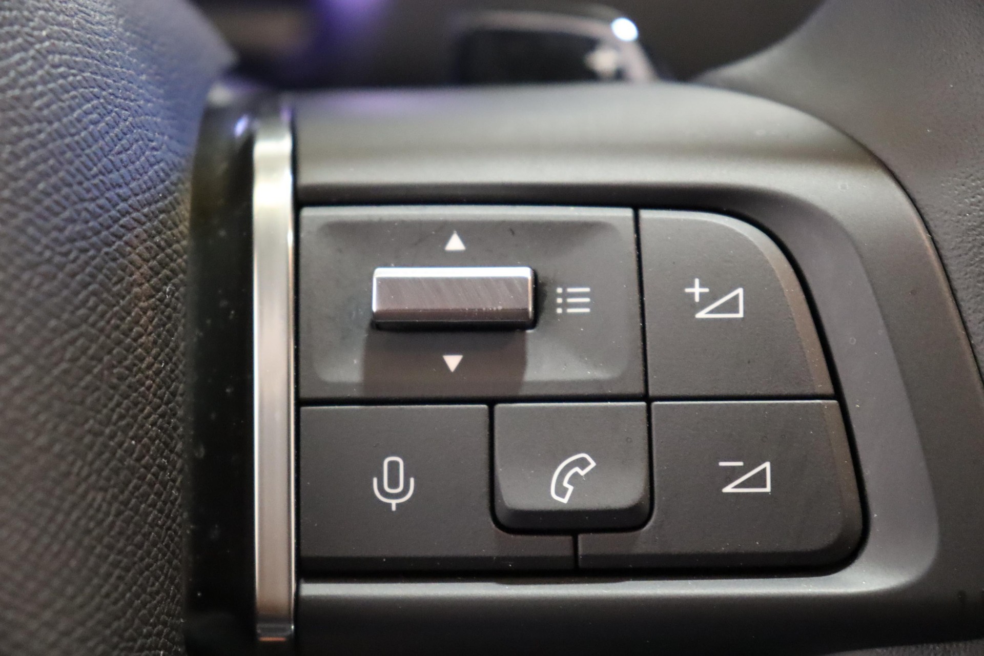 CITROEN C4 1.2 PureTech Swiss Edition-image-10