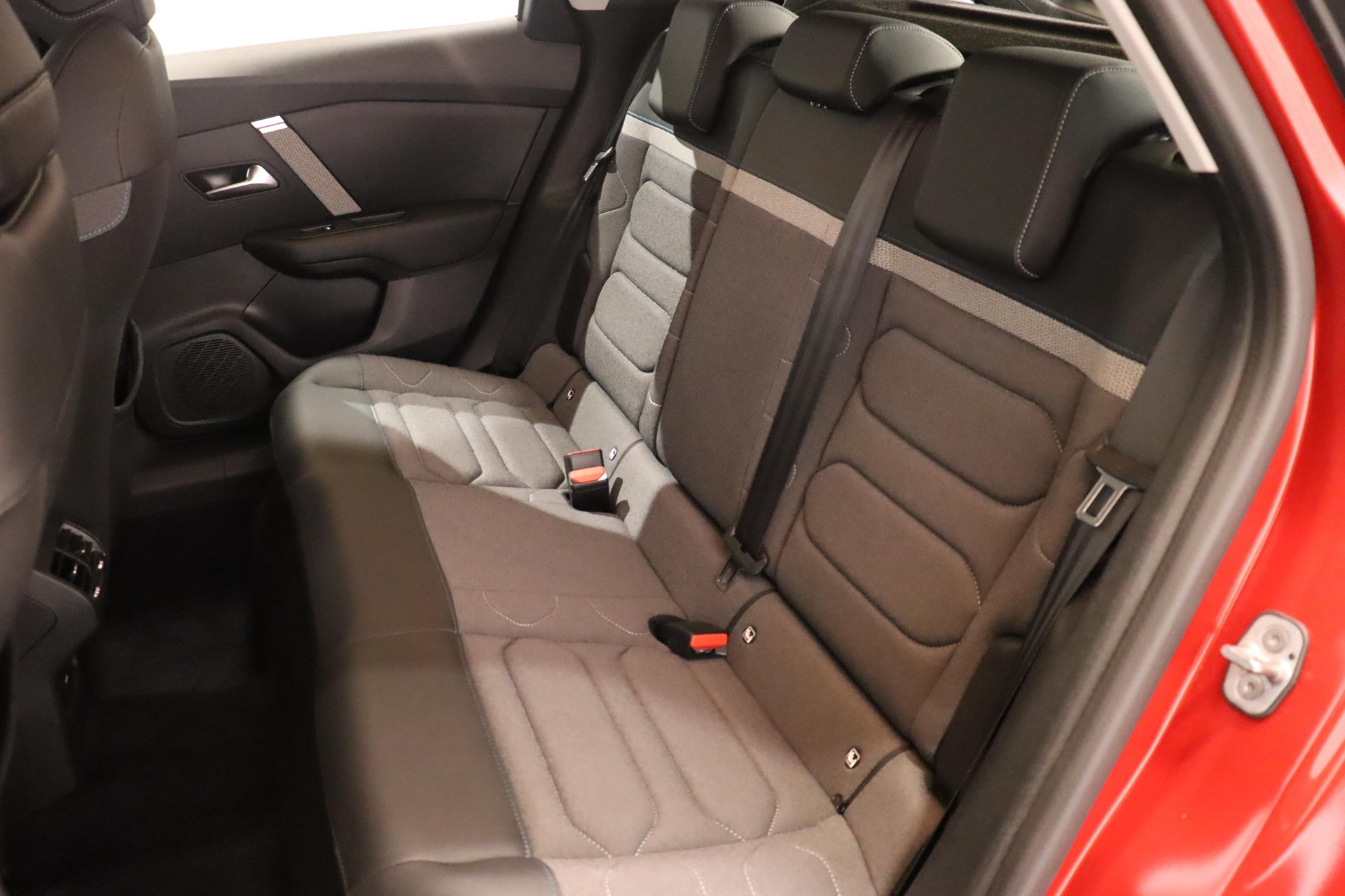 CITROEN C4 1.2 PureTech Swiss Edition-image-5