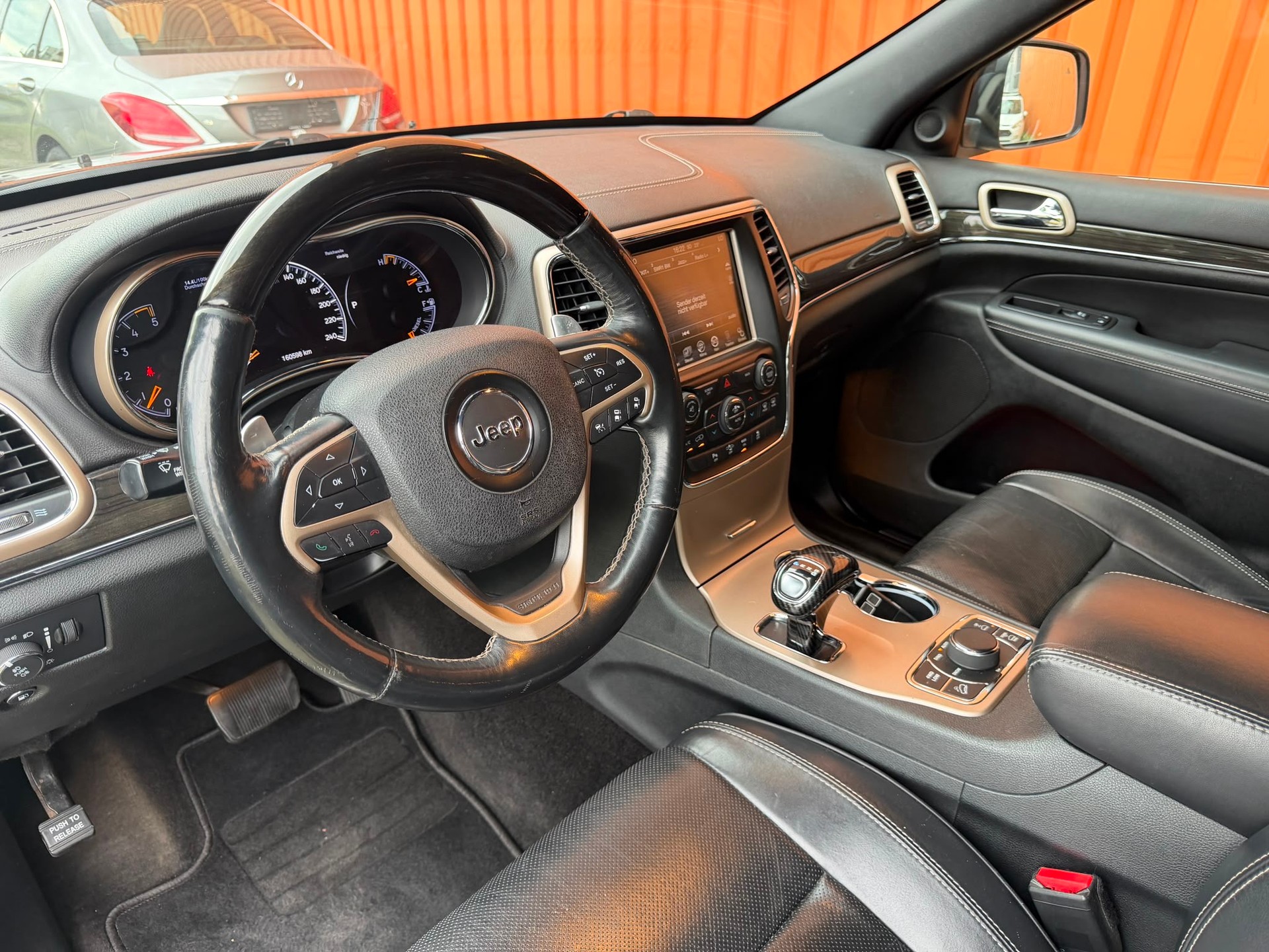 JEEP Grand Cherokee 3.0 CRD Overland Automatic-image-8
