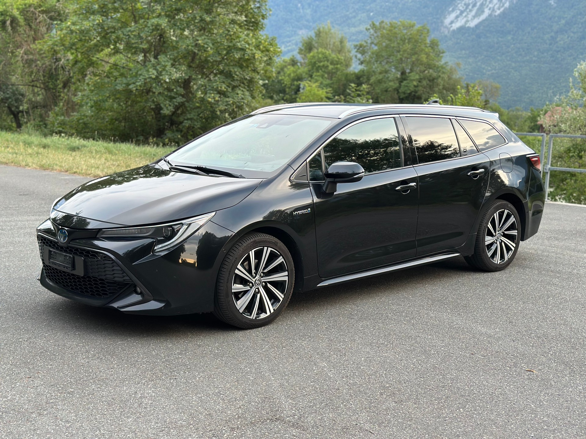 TOYOTA Corolla Touring Sports 1.8 HSD Trend e-CVT-image-4